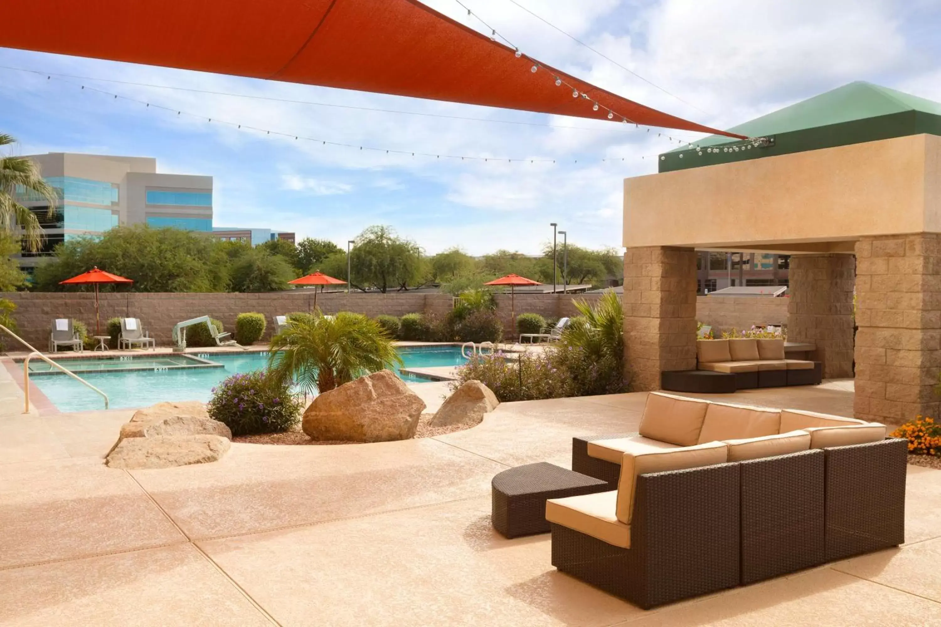 Activities, Swimming Pool in Radisson Hotel Phoenix Airport
