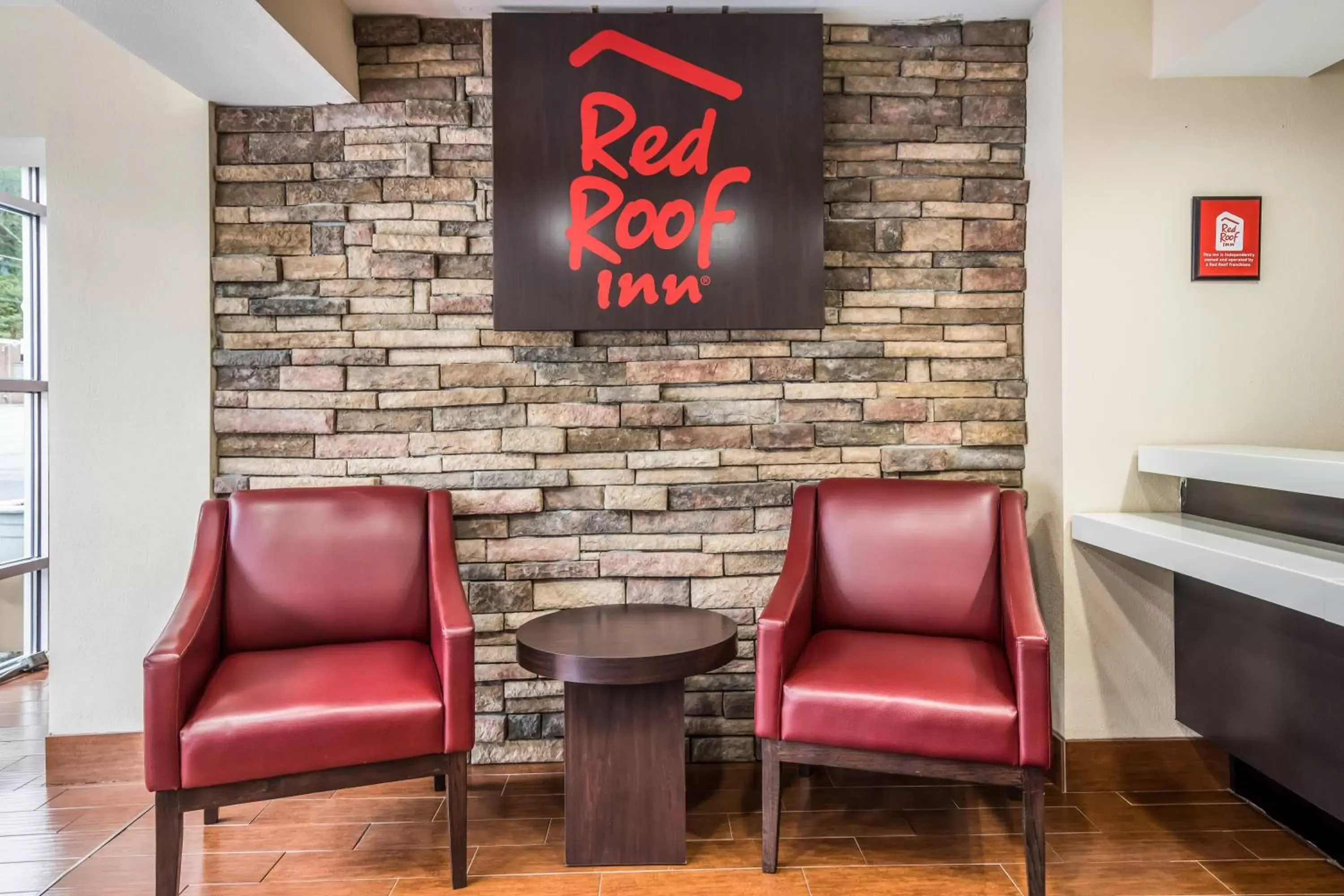 Lobby or reception, Seating Area in Red Roof Inn Caryville