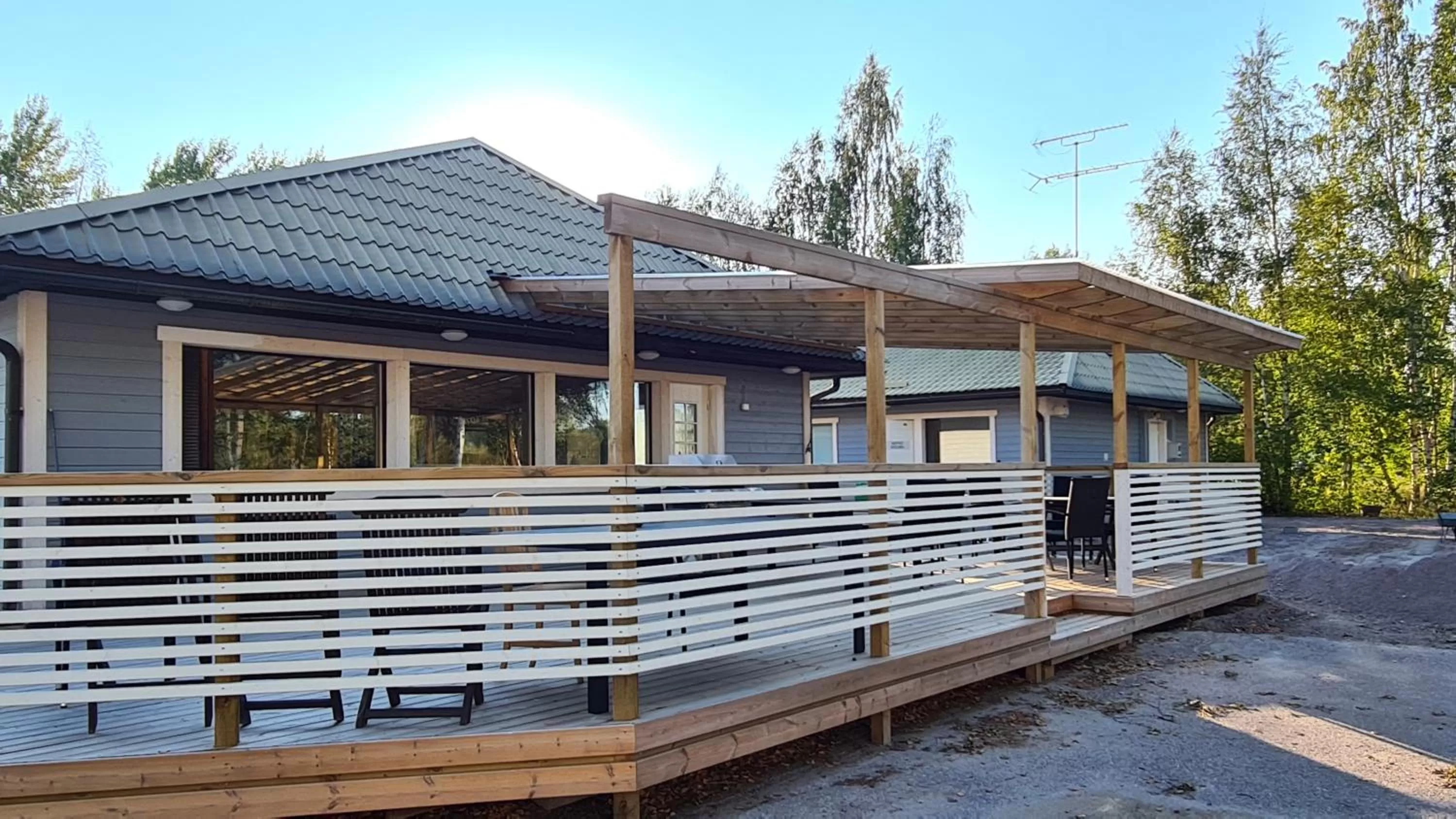 Patio in Motelli Online Oy