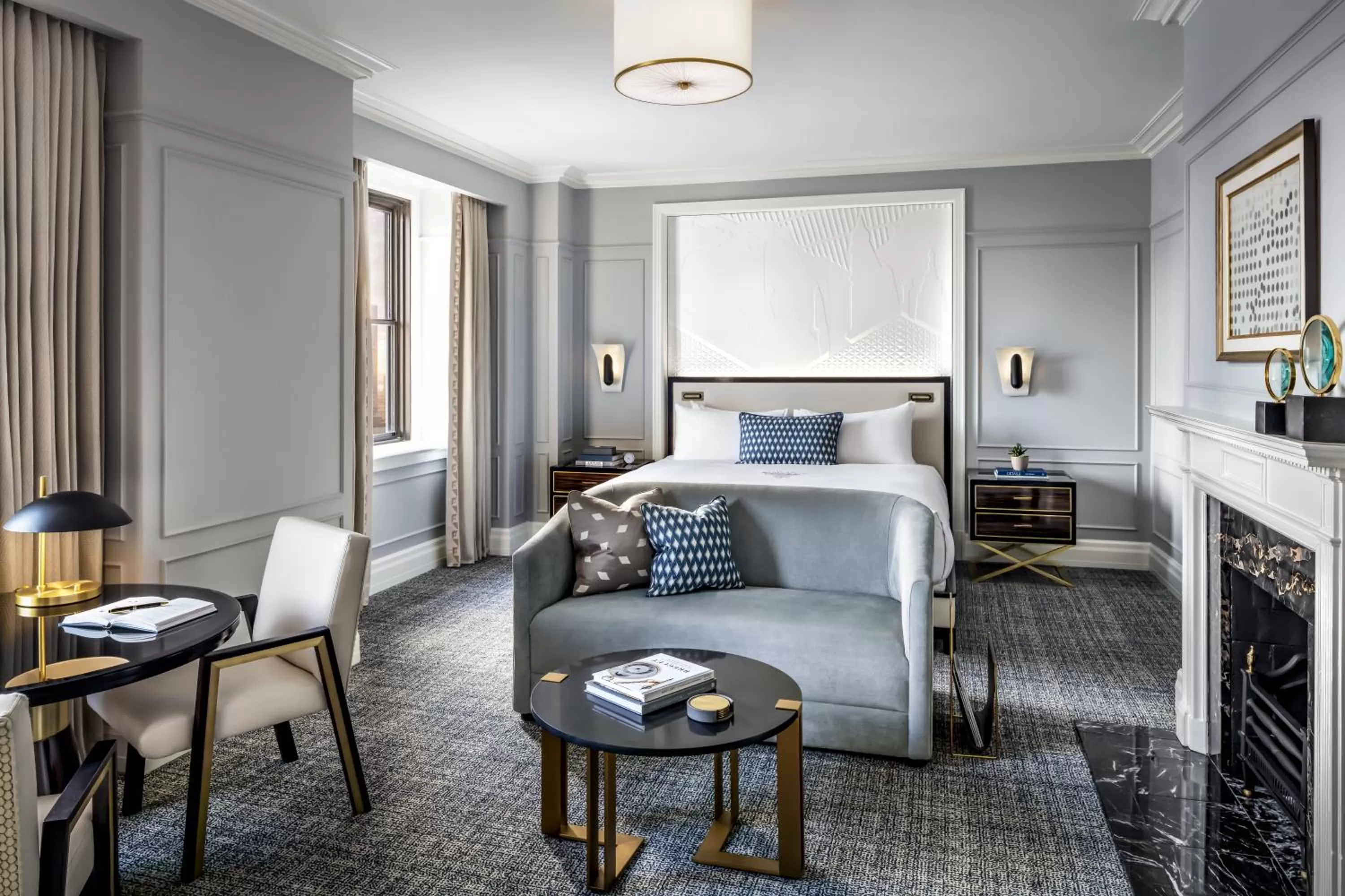 Bed in Fairmont Royal York Hotel