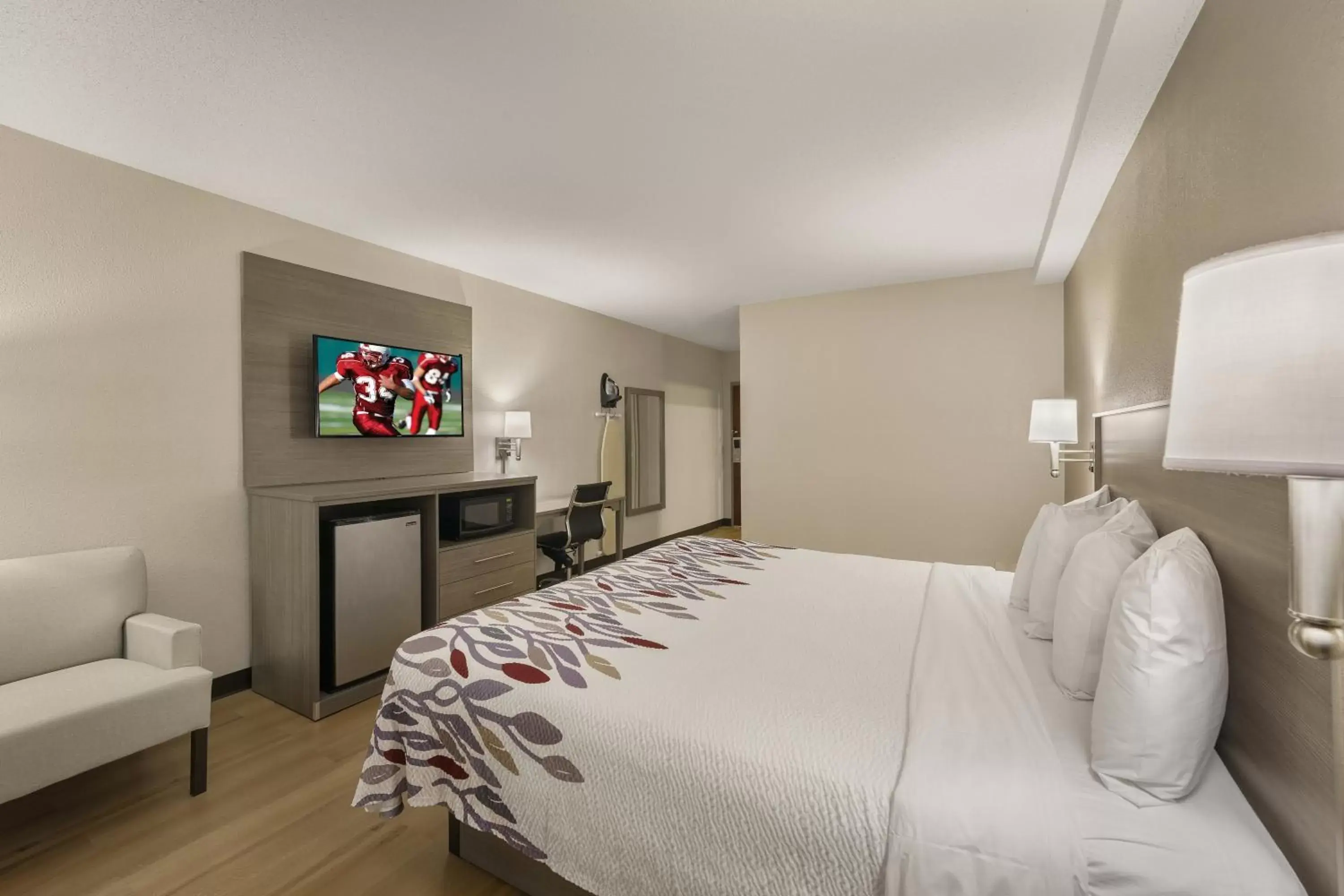 Standard King Room - Disability Access/Non-Smoking in Red Roof Inn & Suites Newport - Middletown, RI Standard King Room - Disability Access/Non-Smoking in Red Roof Inn & Suites Newport - Middletown, RI