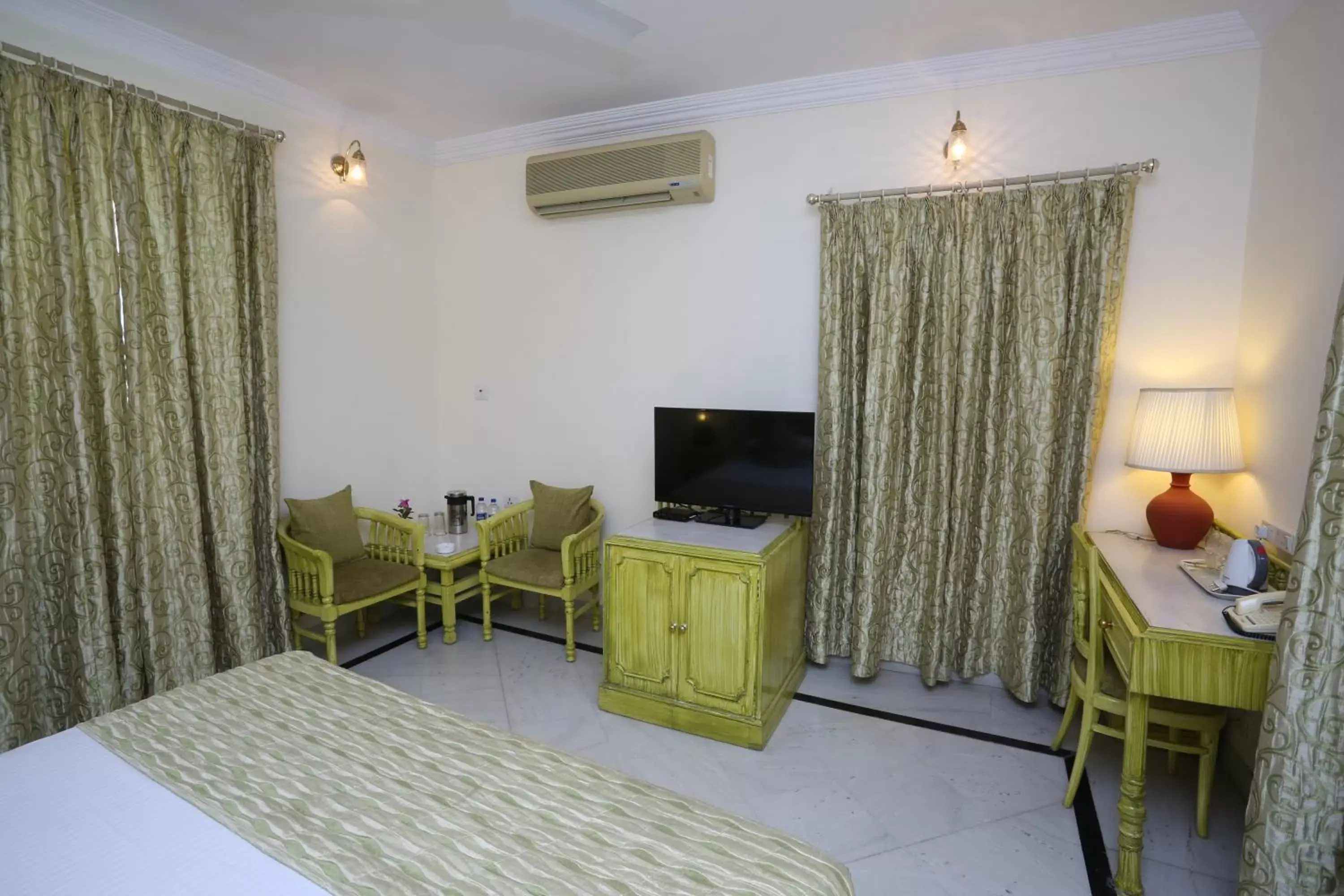 Bedroom, Bed in Garden Hotel - Heritage by HRH Group of Hotels Bedroom, Bed in Garden Hotel - Heritage by HRH Group of Hotels