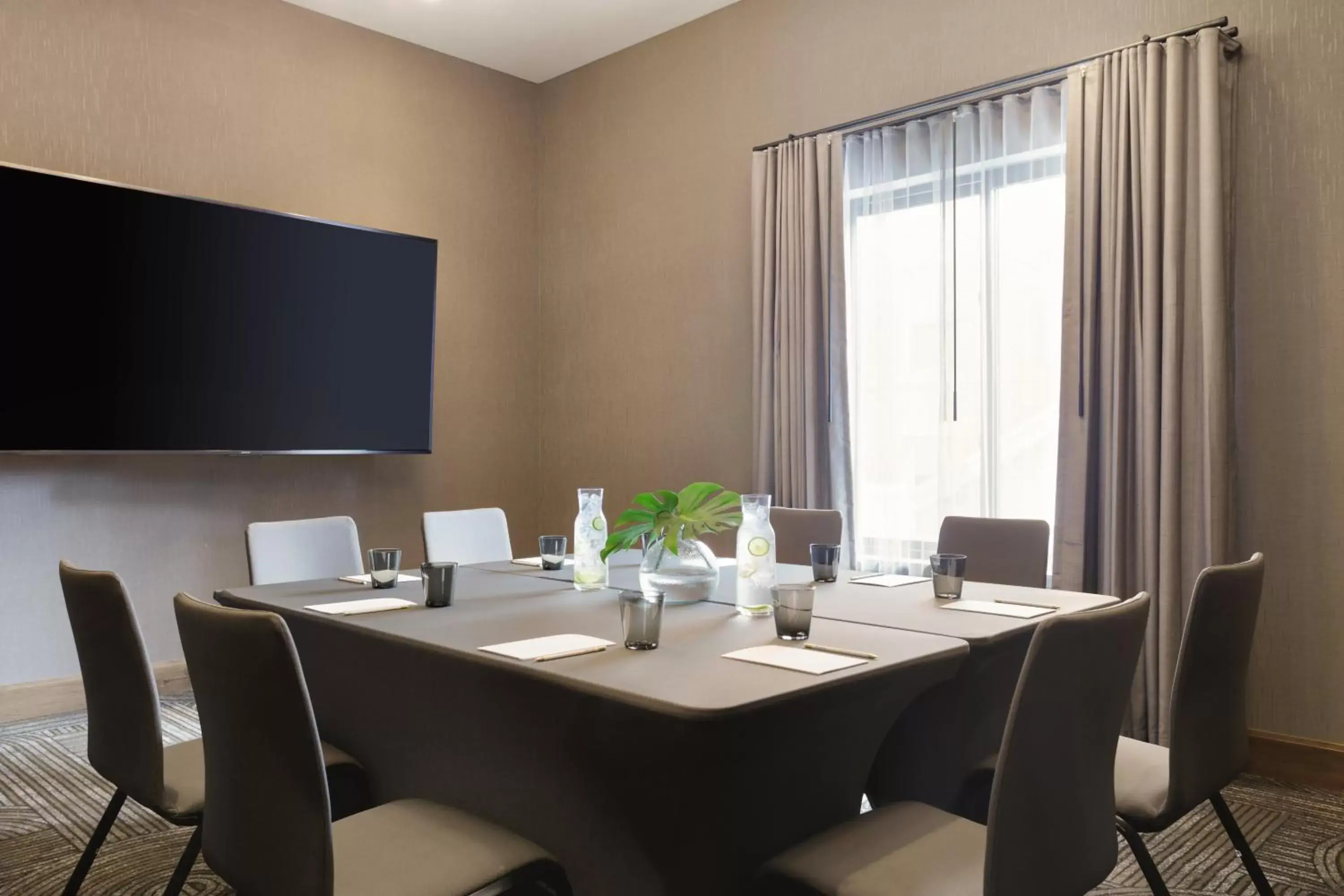 Meeting/conference room in Kimpton - Armory Hotel Bozeman, an IHG Hotel