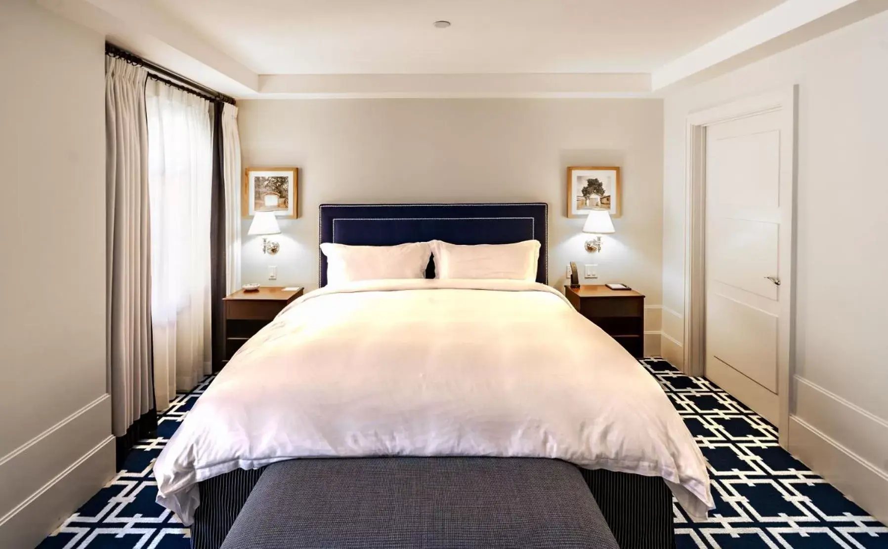 Courtyard King with Fireplace in el PRADO Courtyard King with Fireplace in el PRADO