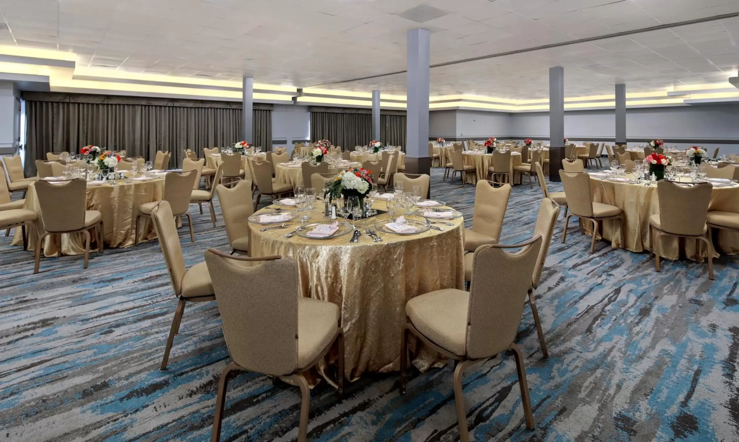 Banquet/Function facilities, Restaurant/Places to Eat in Anaheim Hotel