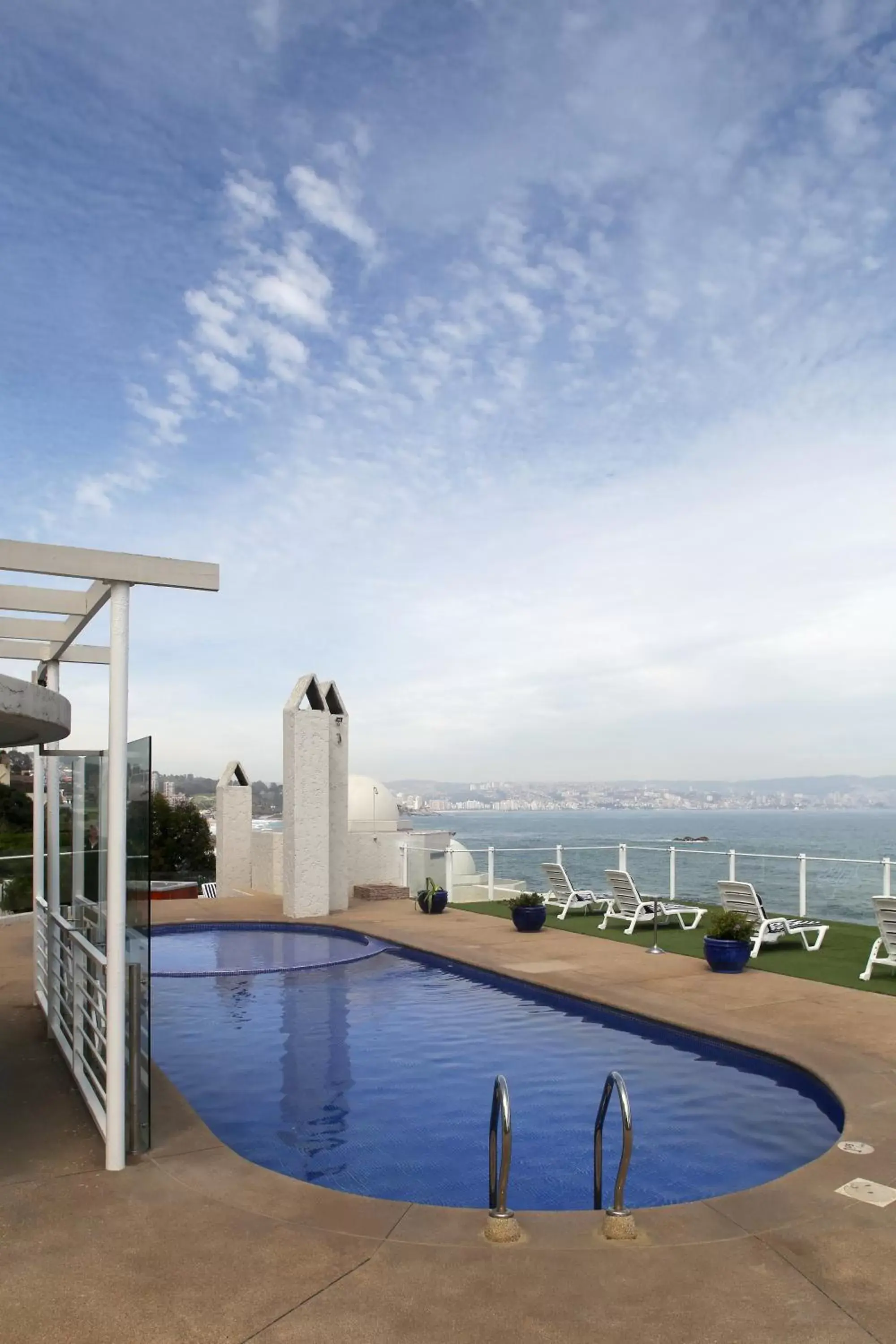 Balcony/Terrace, Swimming Pool in MR Mar Suites (ex Neruda Mar Suites)