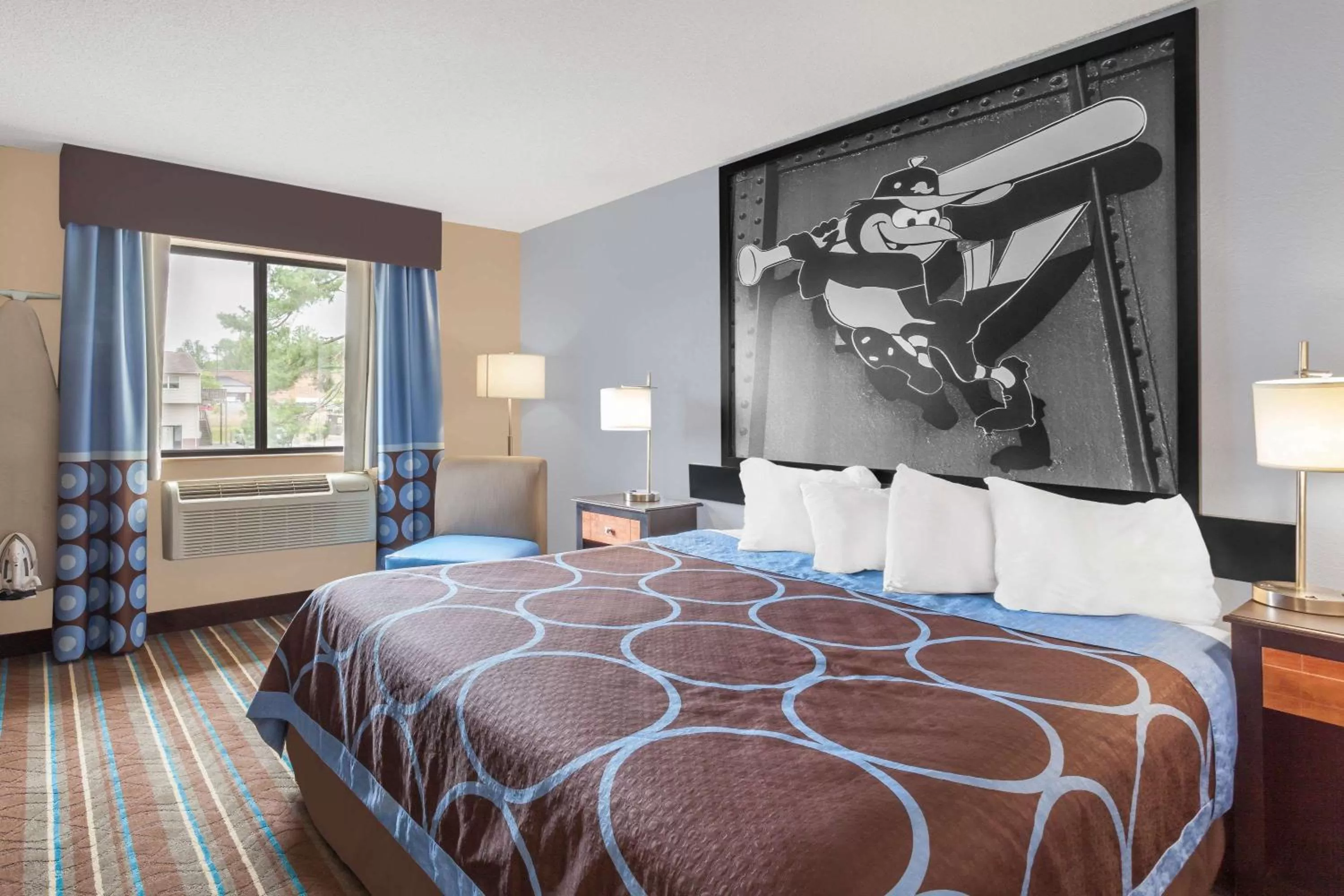 Photo of the whole room, Bed in Super 8 by Wyndham Havre De Grace Aberdeen Area