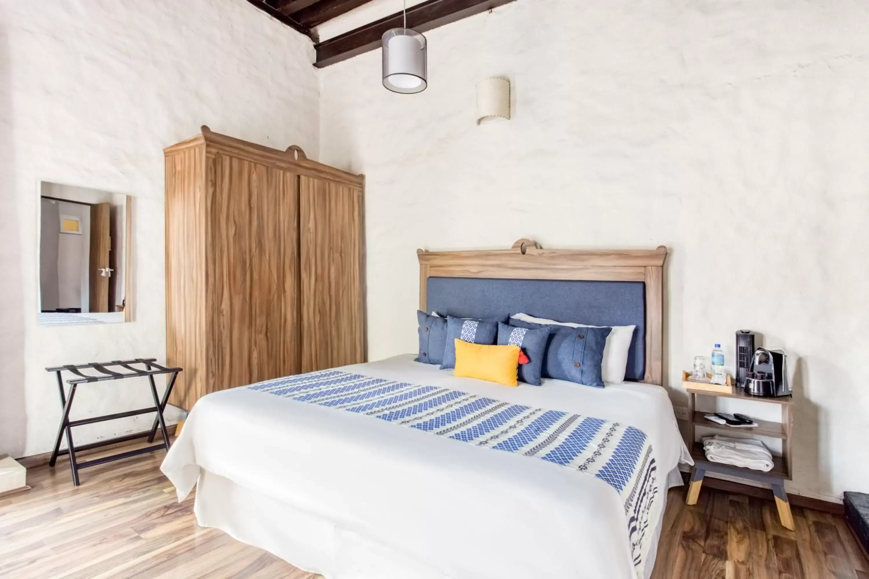 Bedroom, Bed in Milagro Hotel