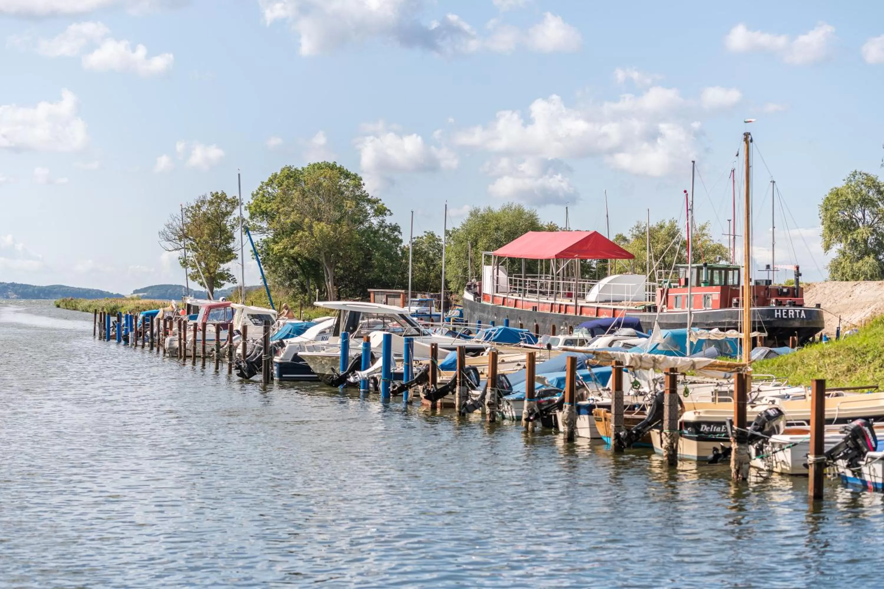 Property building in Marina Martinshafen