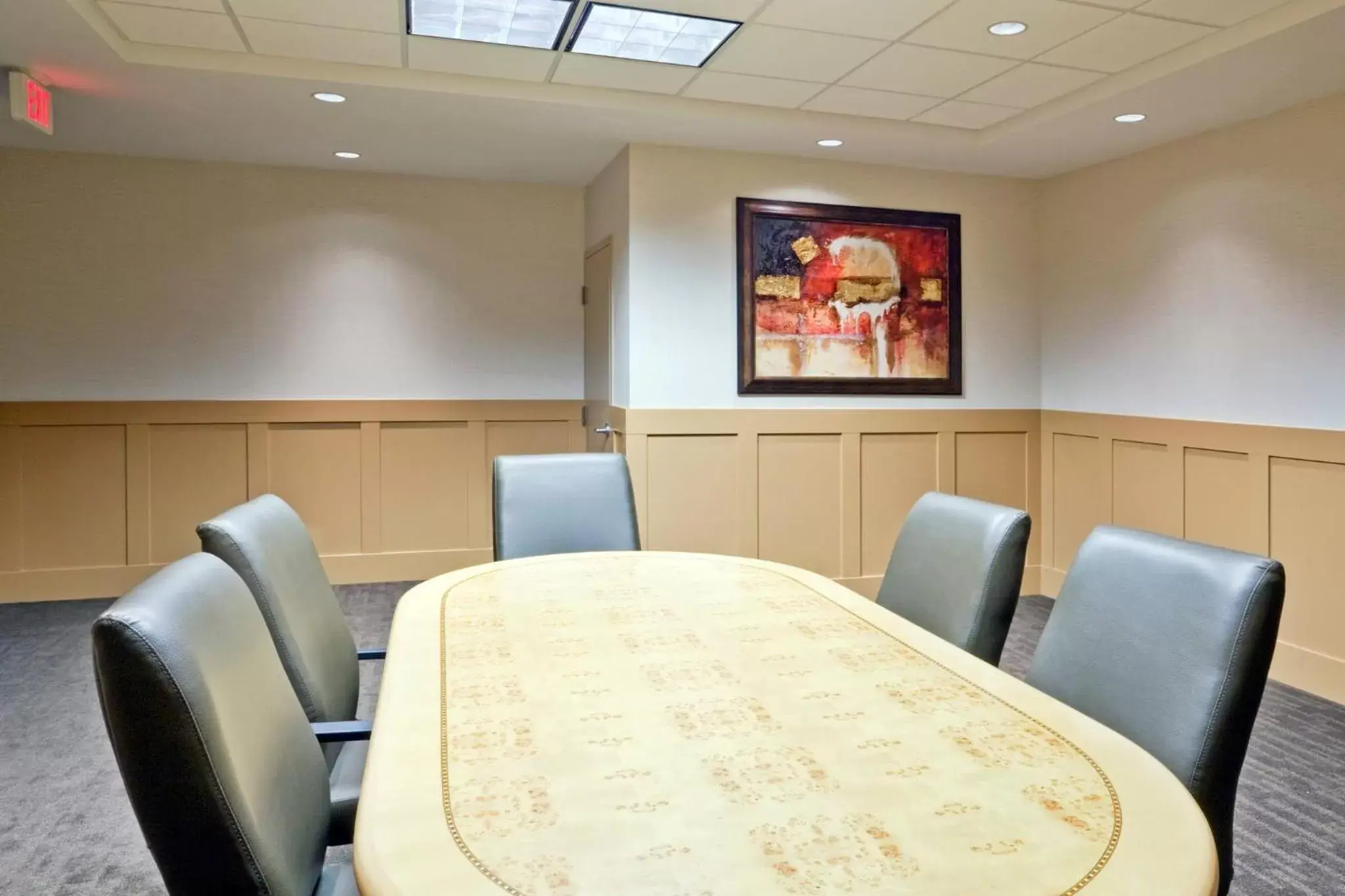 Meeting/conference room in Holiday Inn Hotel & Suites Surrey East - Cloverdale, an IHG Hotel