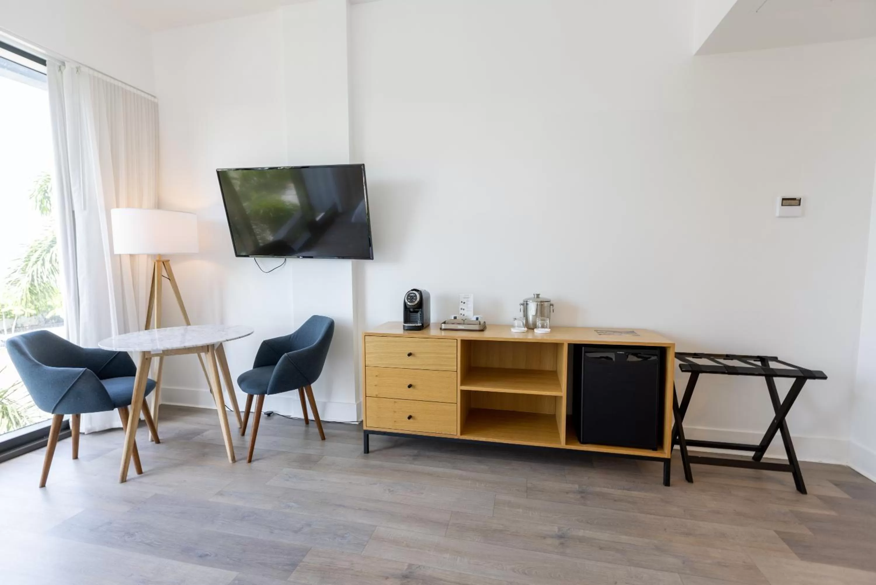 TV and multimedia in Urbanica Euclid