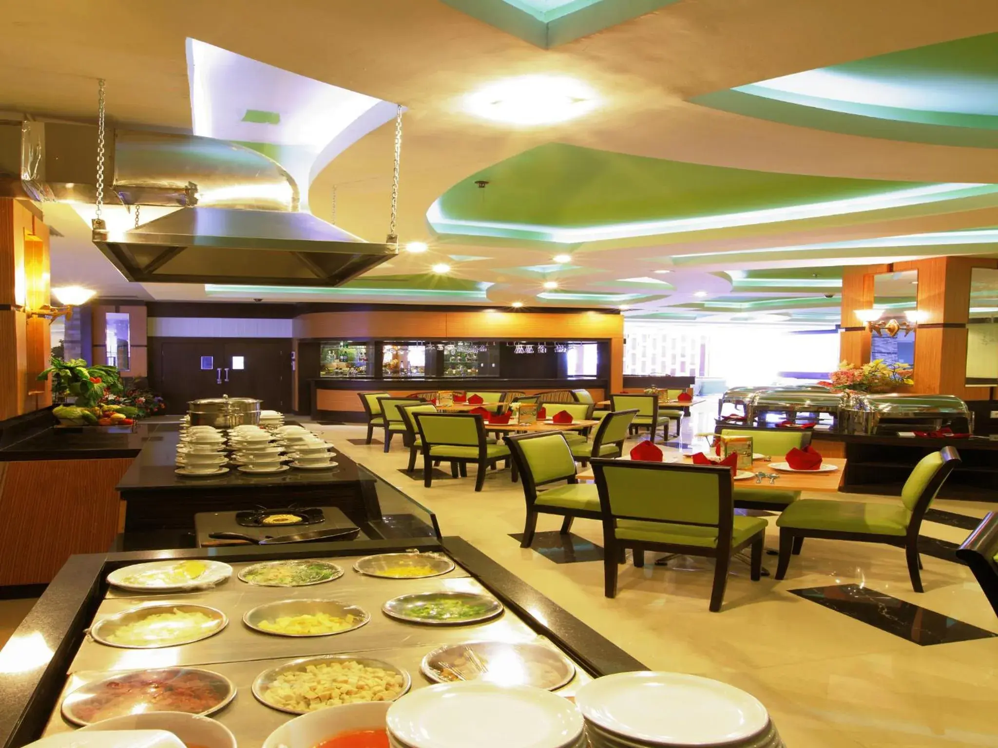 Restaurant/Places to Eat in Orchardz Jayakarta Hotel