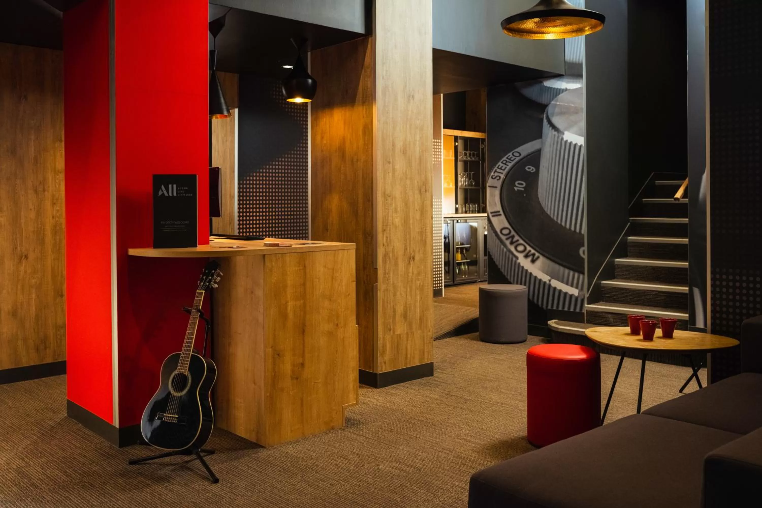 Lobby or reception in ibis Paris Gare De L Est 10ème