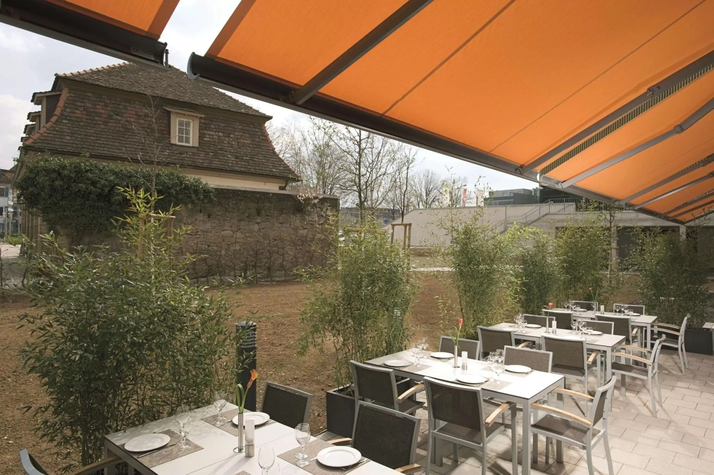 Patio, Restaurant/Places to Eat in NH Ludwigsburg