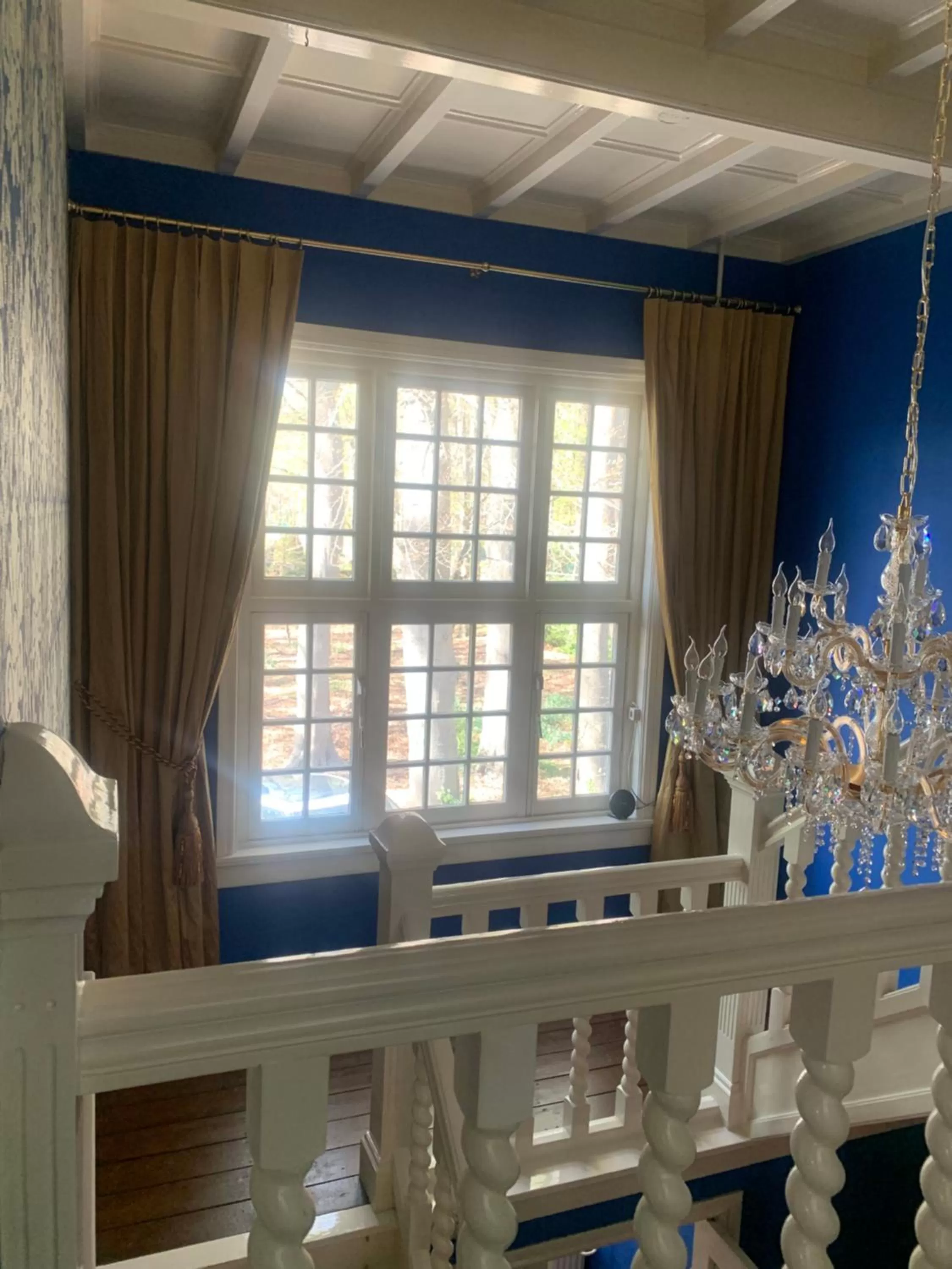 Dining Area in Cuatre Brass Stay