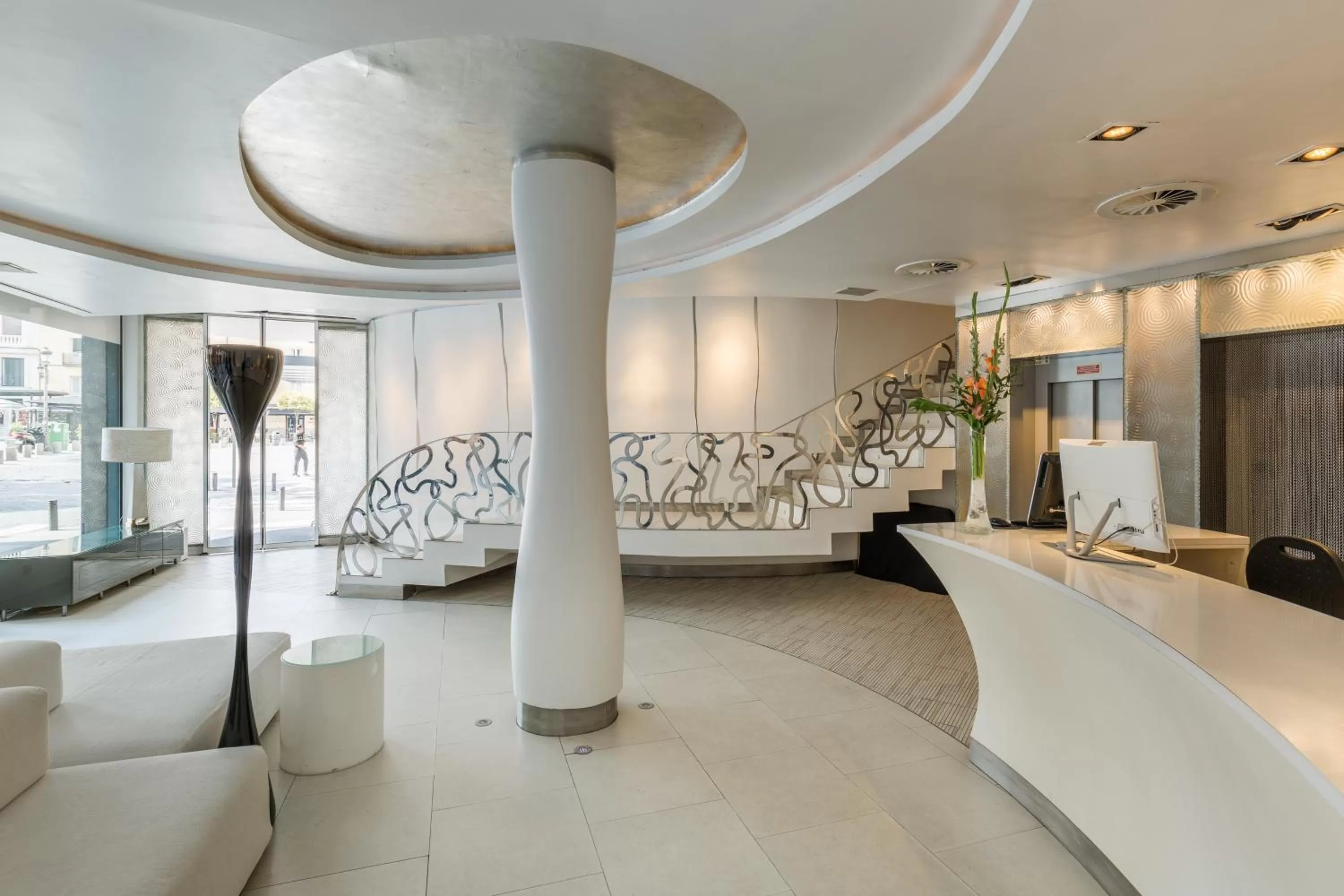 Lobby or reception in Room Mate Alicia, Madrid