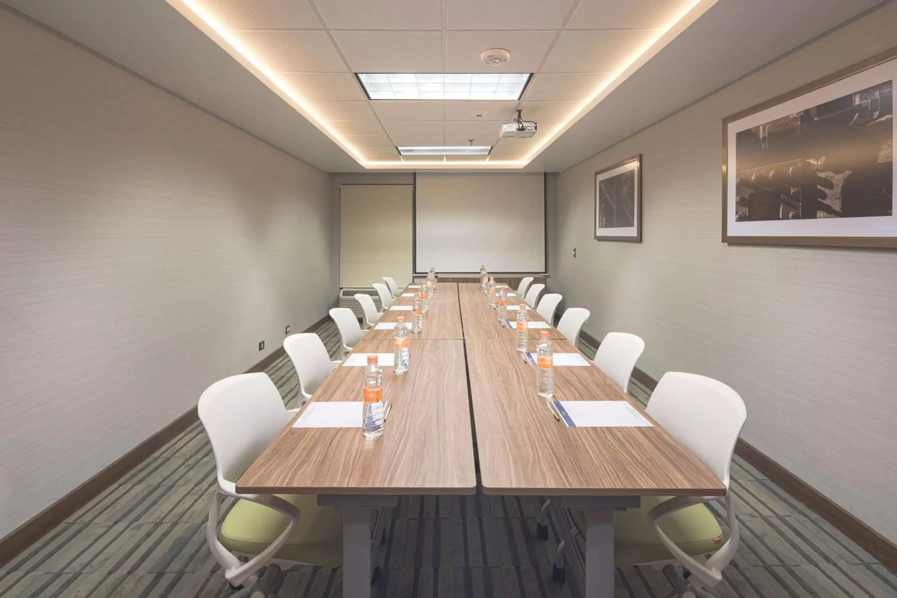 Meeting/conference room in Hampton by Hilton Monterrey Galerias Obispado