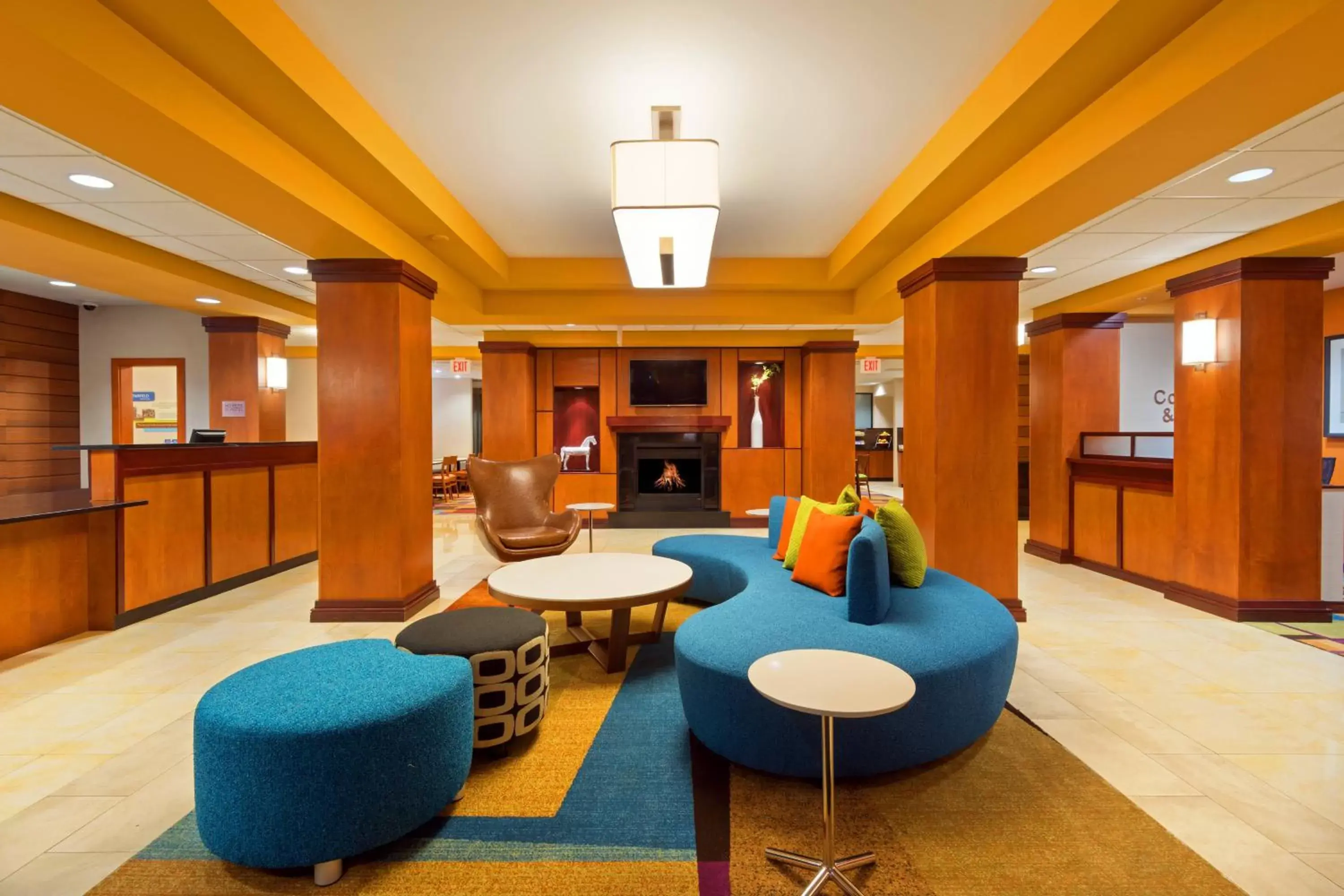 Lobby or reception, Lounge/Bar in Fairfield Inn & Suites Louisville Downtown