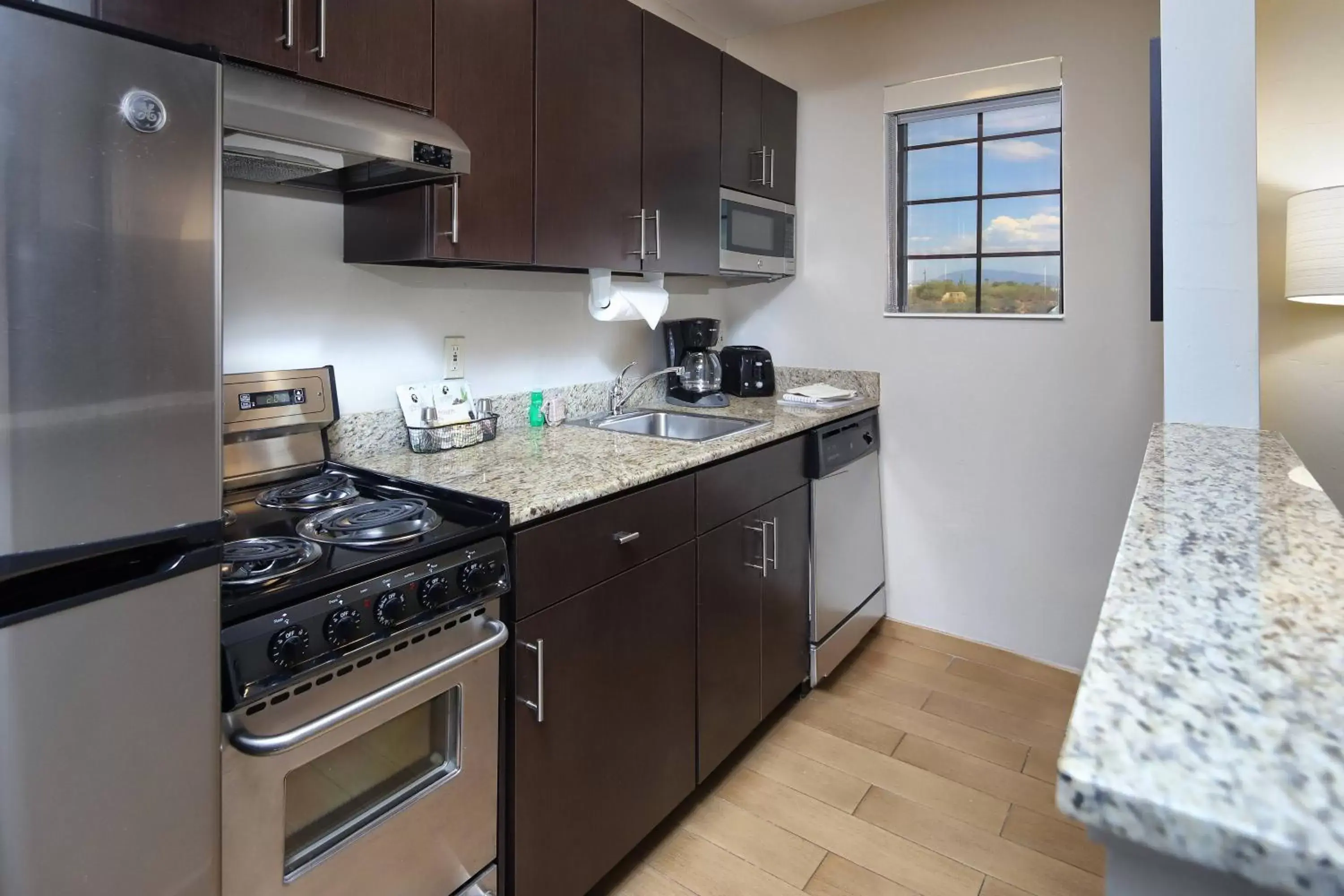 Bedroom, Kitchen/Kitchenette in TownePlace Suites Tucson