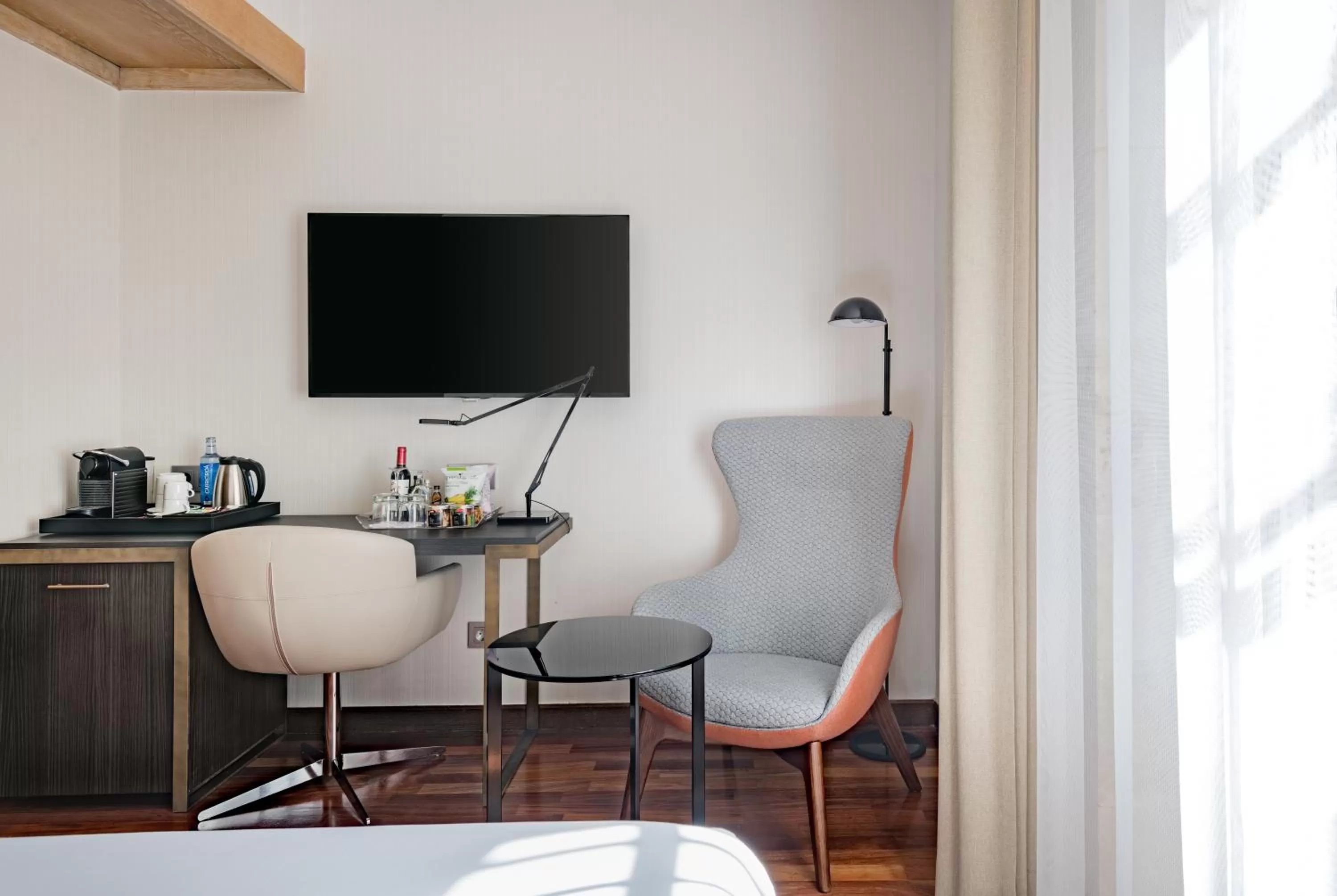 TV and multimedia in NH Collection Salamanca Palacio de Castellanos