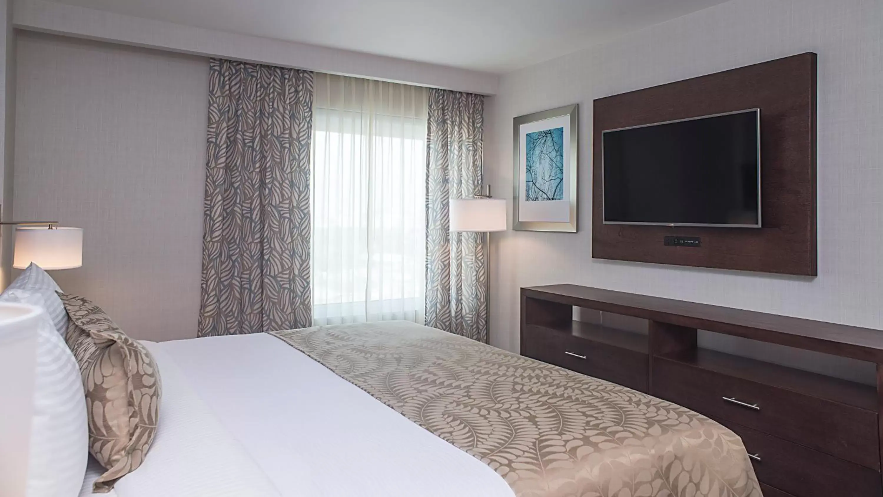 Photo of the whole room, Bed in Staybridge Suites Puebla, an IHG Hotel