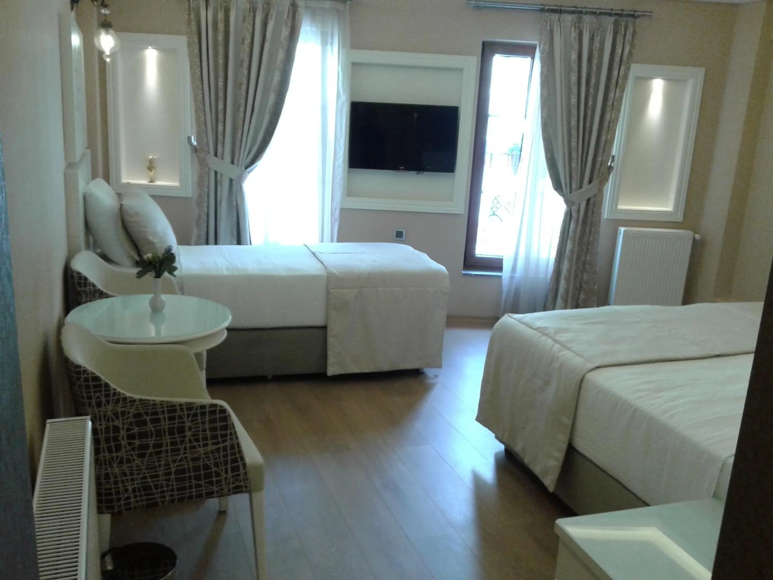 Bedroom, Bed in Rooms Inn Taxim