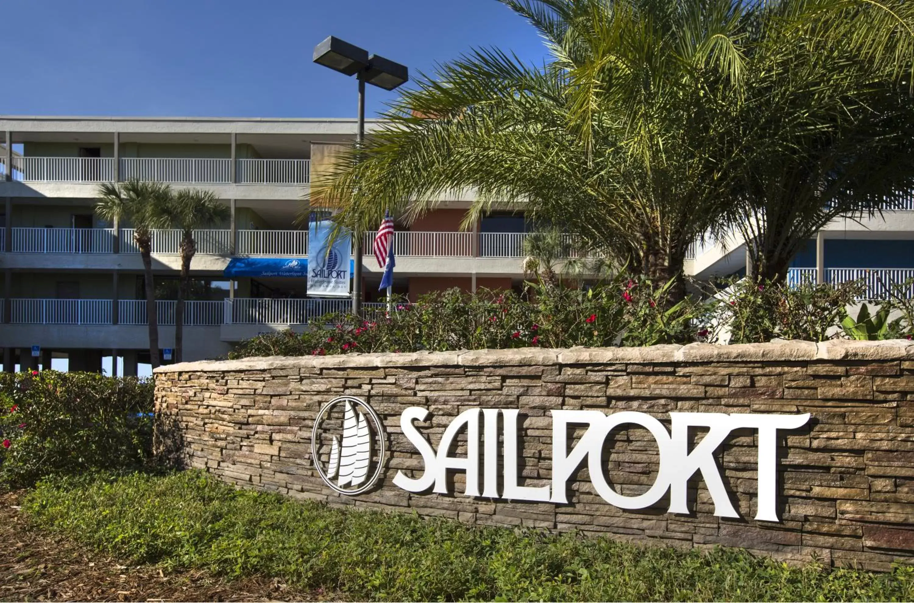 Facade/entrance, Property Building in Sailport Waterfront Suites