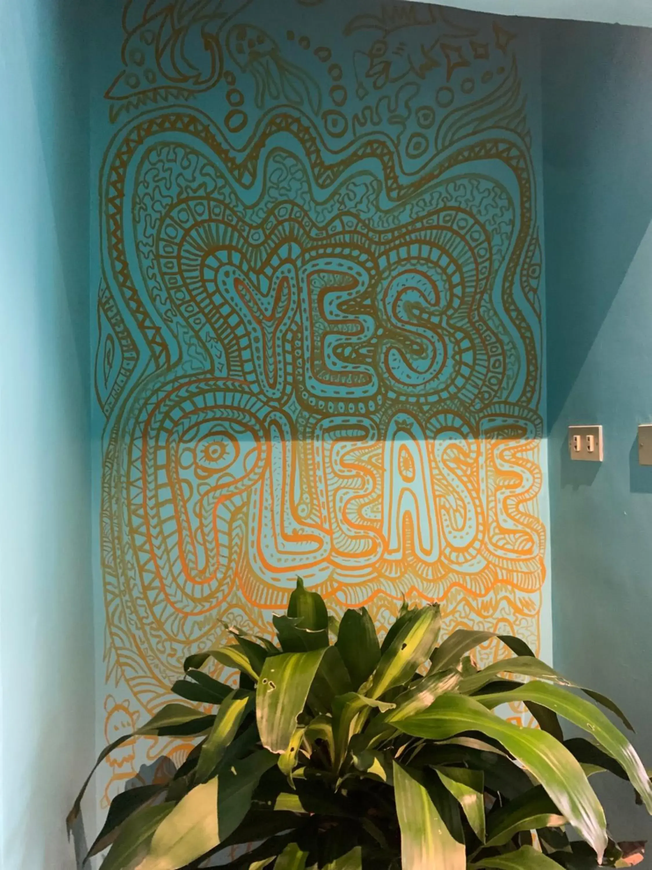 Logo/Certificate/Sign in Yes Please! Hostel