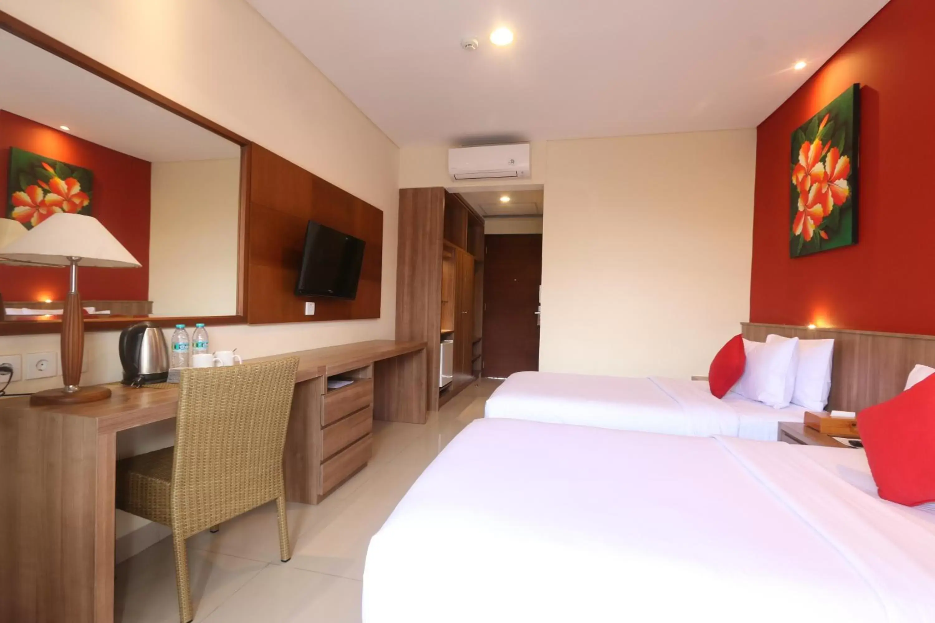 Bedroom, Bed in Grand La Walon Hotel Bedroom, Bed in Grand La Walon Hotel