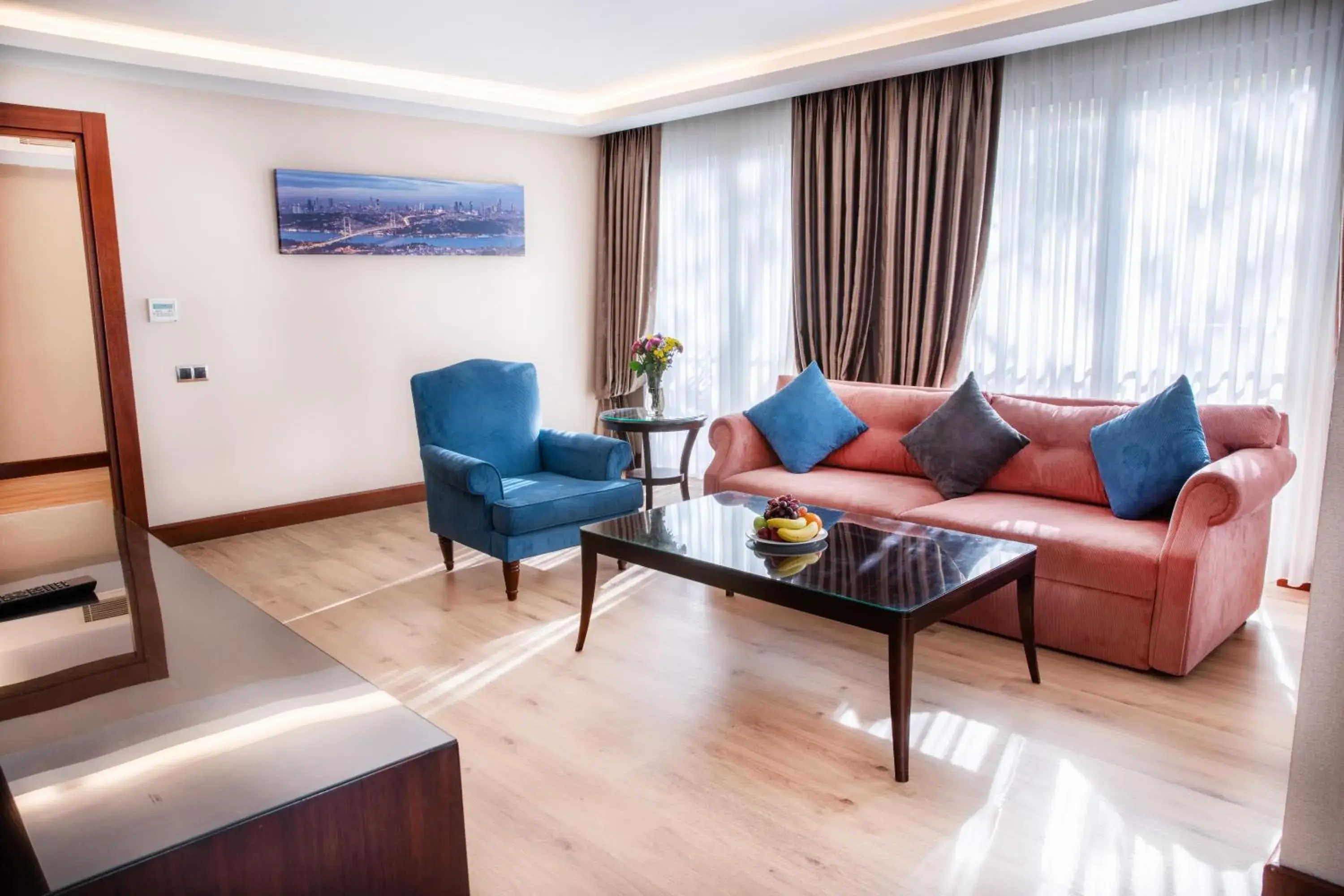 Living room, Seating Area in Grand Aras Hotel & Suites