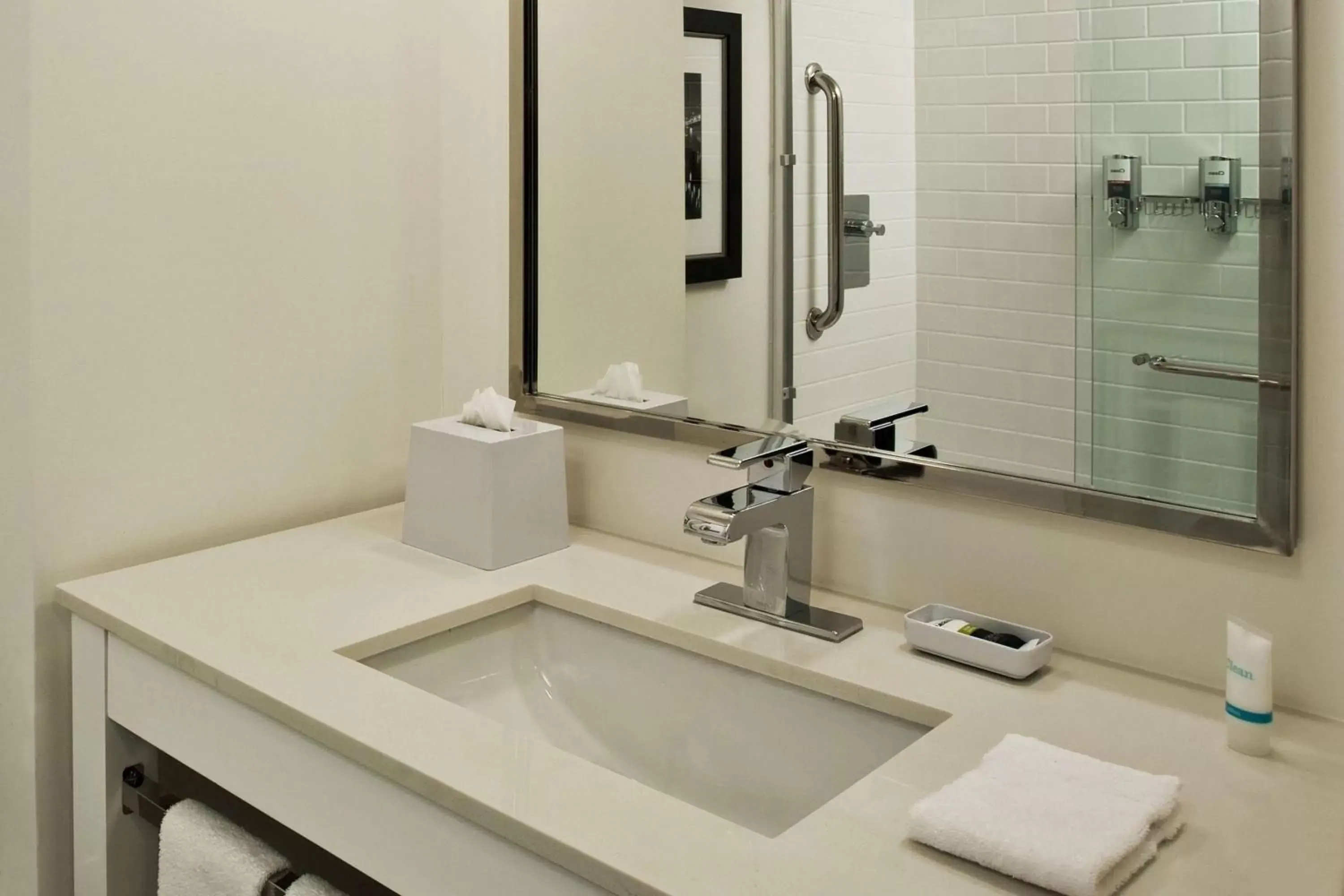 Bathroom in Fairfield Inn & Suites by Marriott Chattanooga