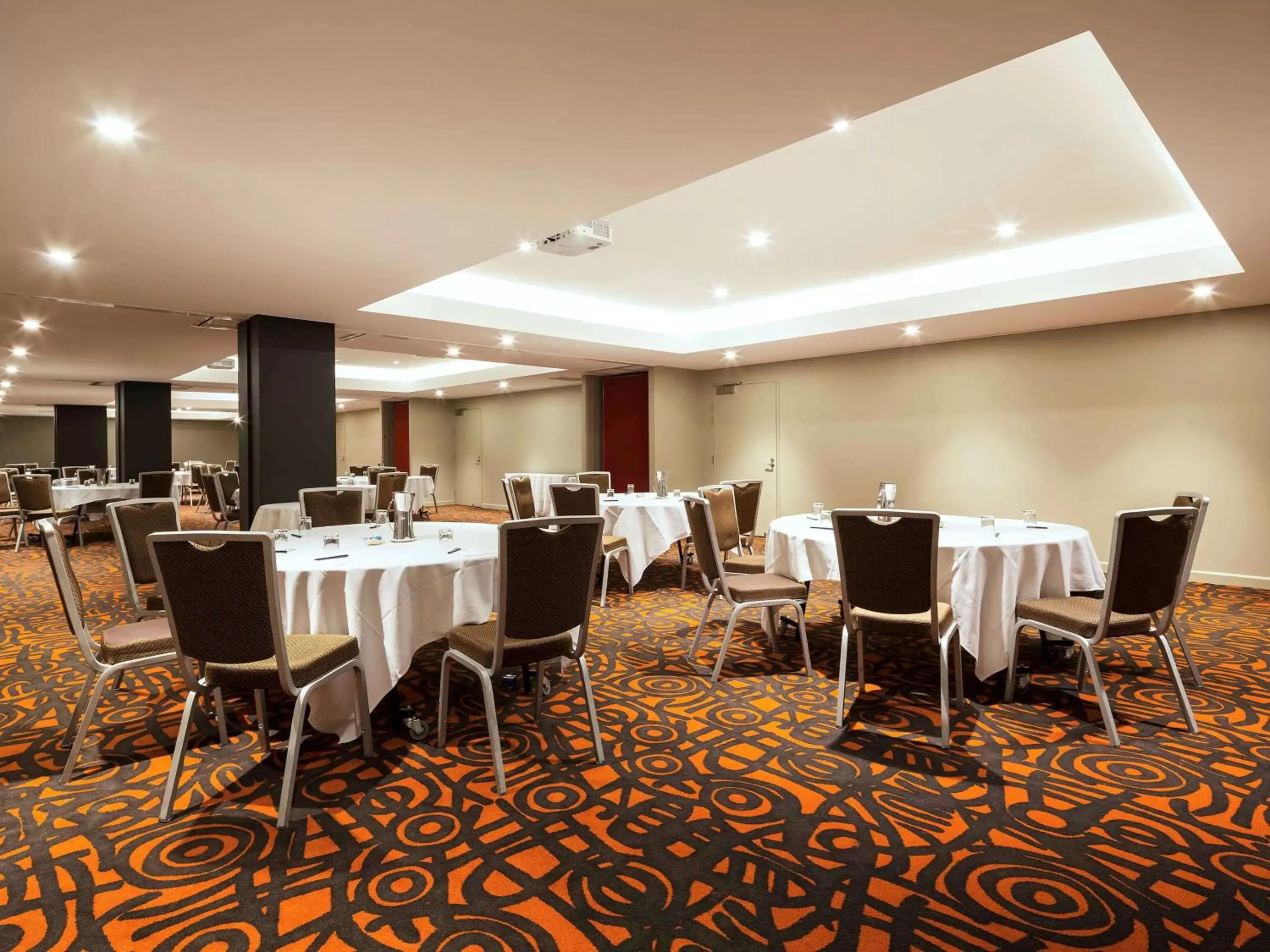 Meeting/conference room in Novotel Canberra