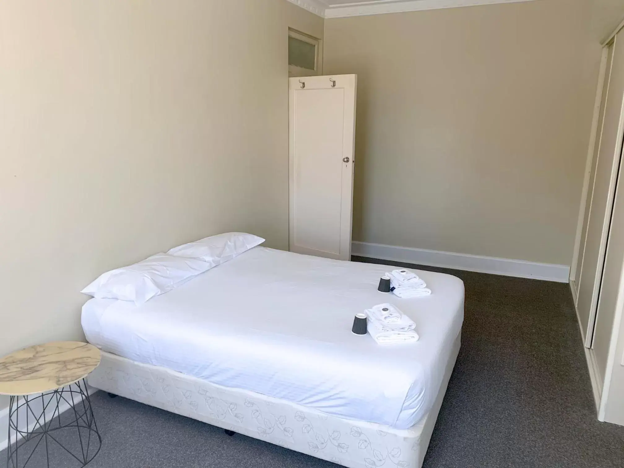 Bedroom, Bed in Port Macquarie Hotel