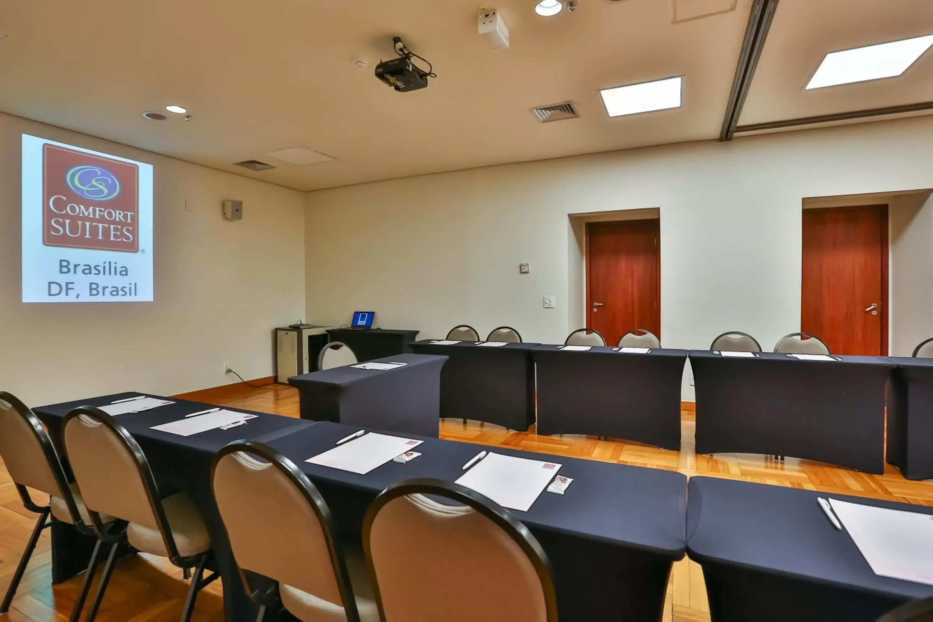 Meeting/conference room in Comfort Suites Brasília