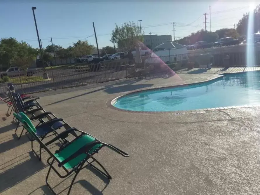 Swimming Pool in Windcrest Inn and Suites