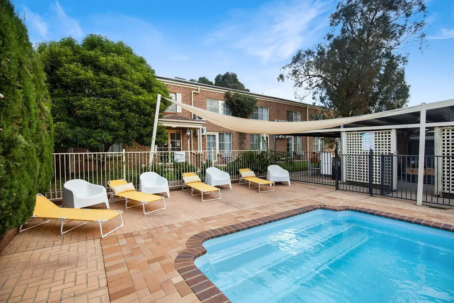 Property building, Swimming Pool in The Horatio Motel Mudgee