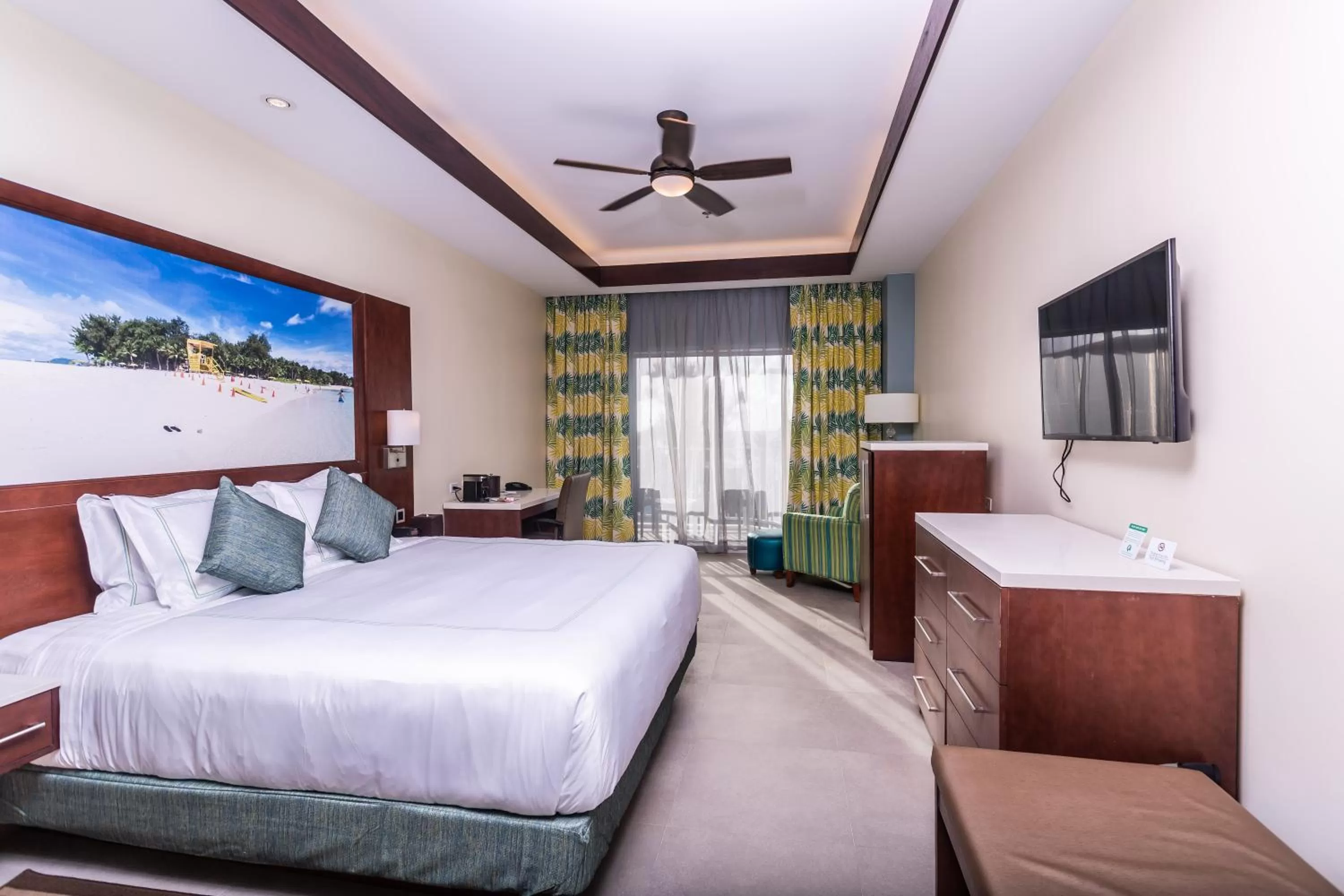 Photo of the whole room in Surfrider Resort Hotel