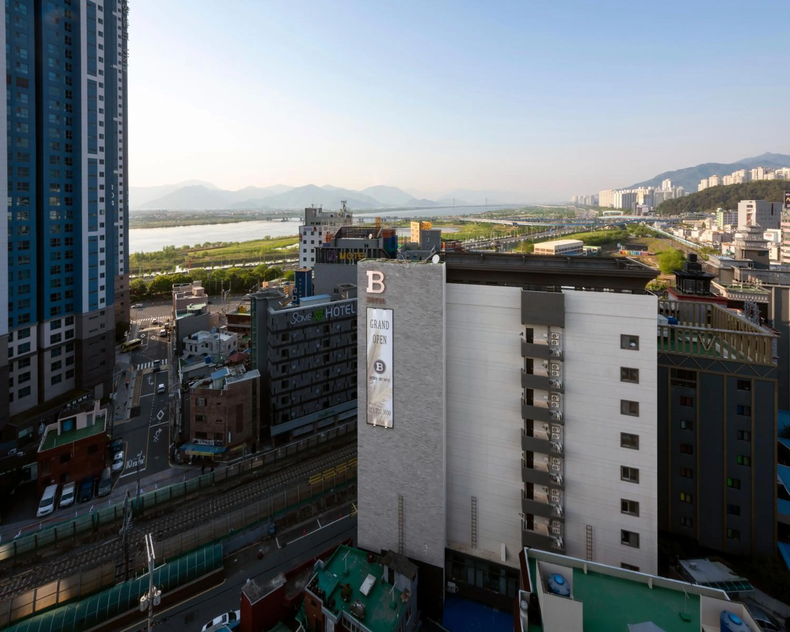 Brown-Dot Hotel Gupo