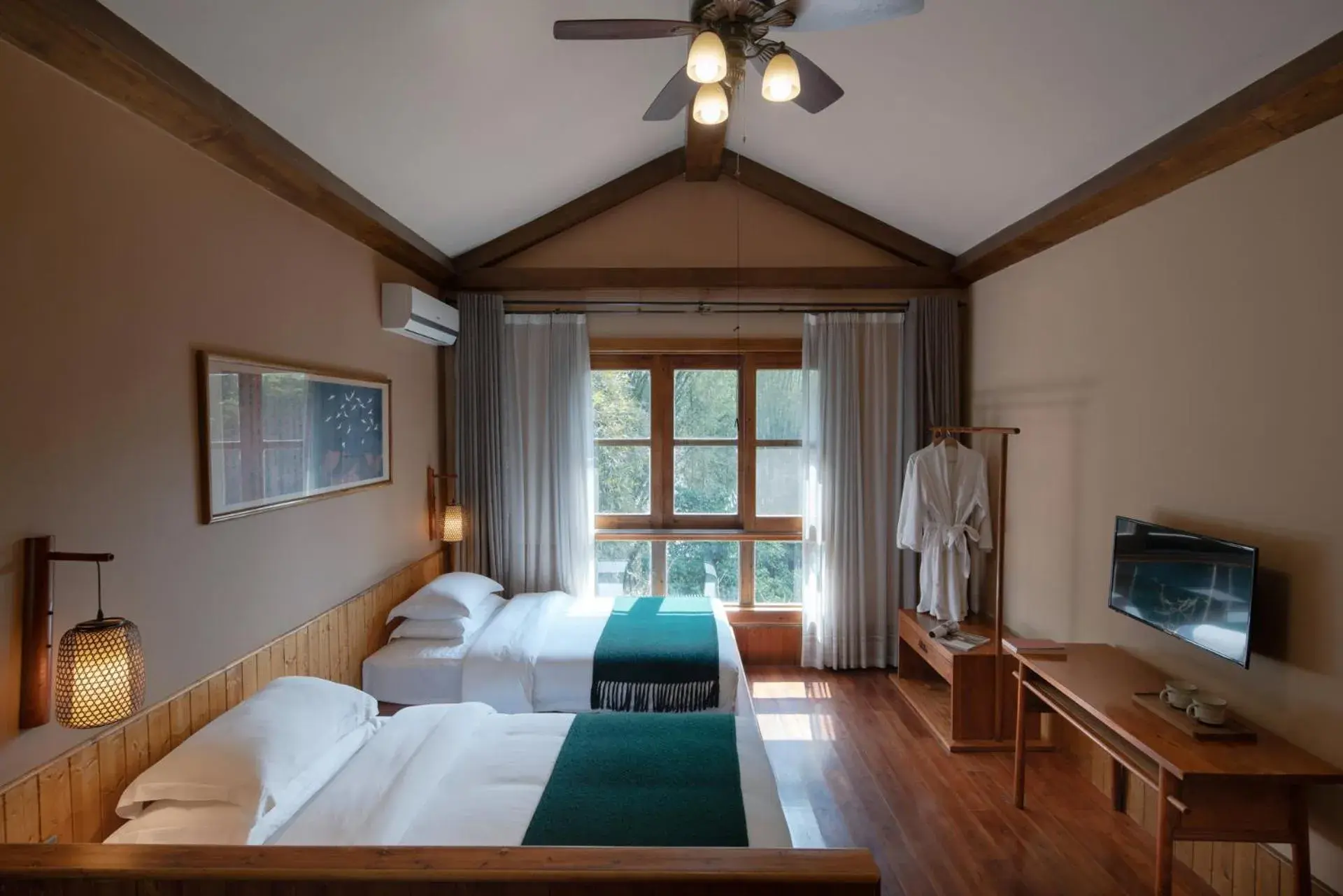 Bed in Yangshuo Moondance Hotel