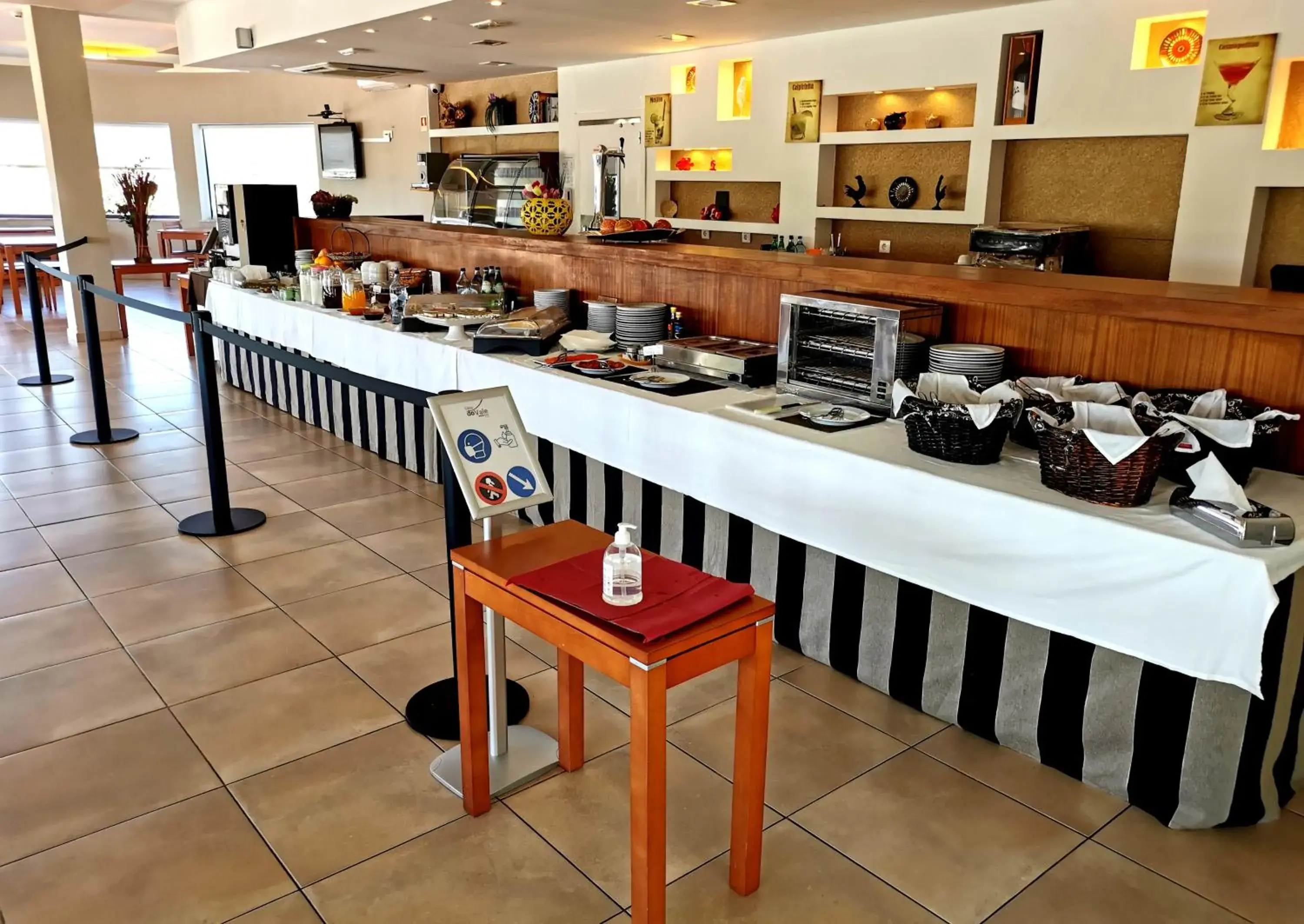 Breakfast, Restaurant/Places to Eat in Casa Do Vale Hotel