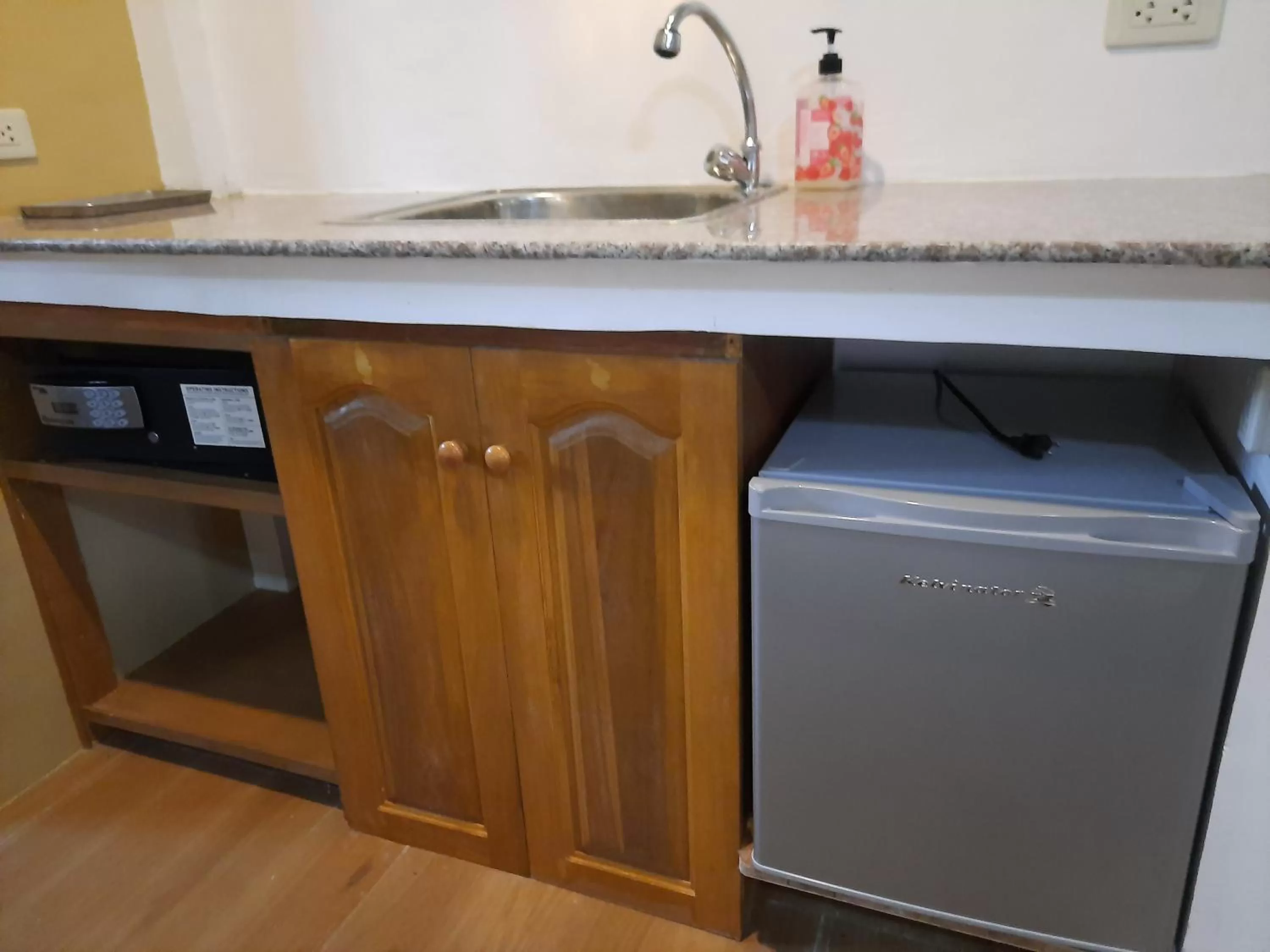 Kitchen or kitchenette in Eastwind Beach Club- El Nido