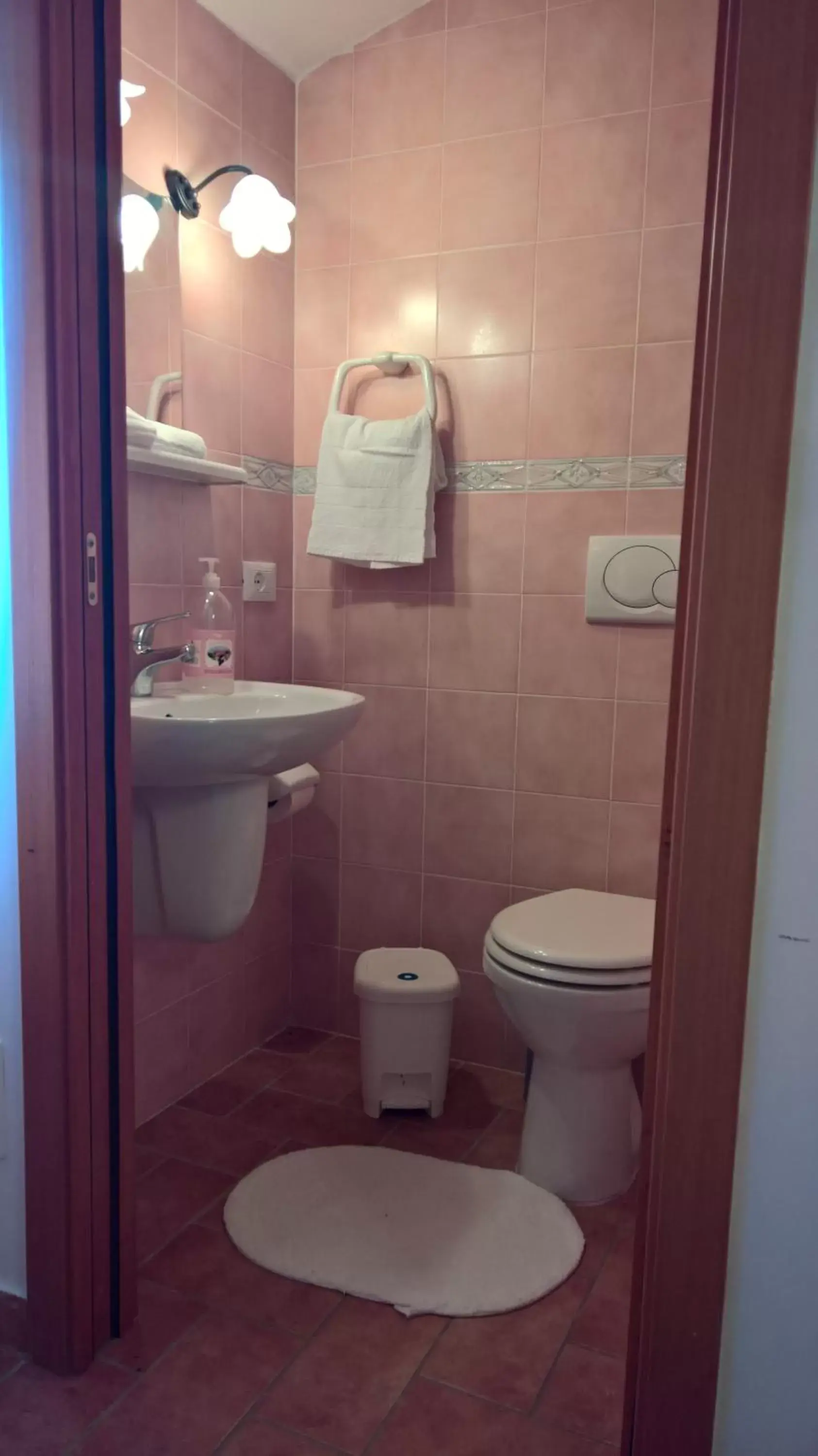 Shower, Bathroom in Il Nido Del Cuculo