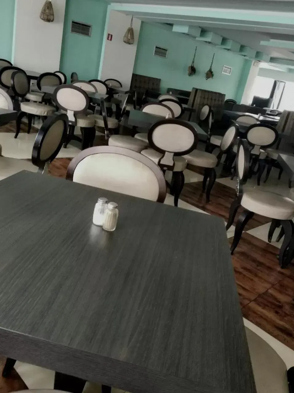 Restaurant/places to eat in Metropolitan Restaurant/places to eat in Metropolitan