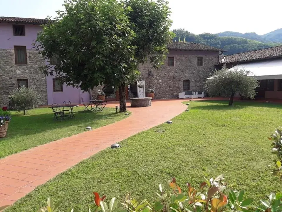 Restaurant/places to eat, Property Building in Antica Locanda San Leonardo 1554