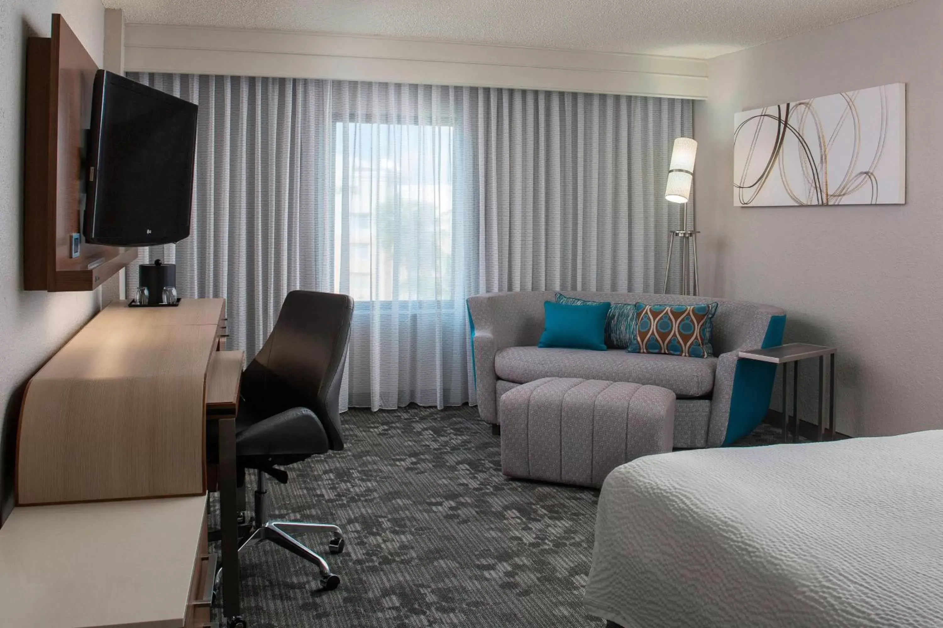Photo of the whole room, Seating Area in Courtyard by Marriott Orlando Lake Buena Vista in the Marriott Village
