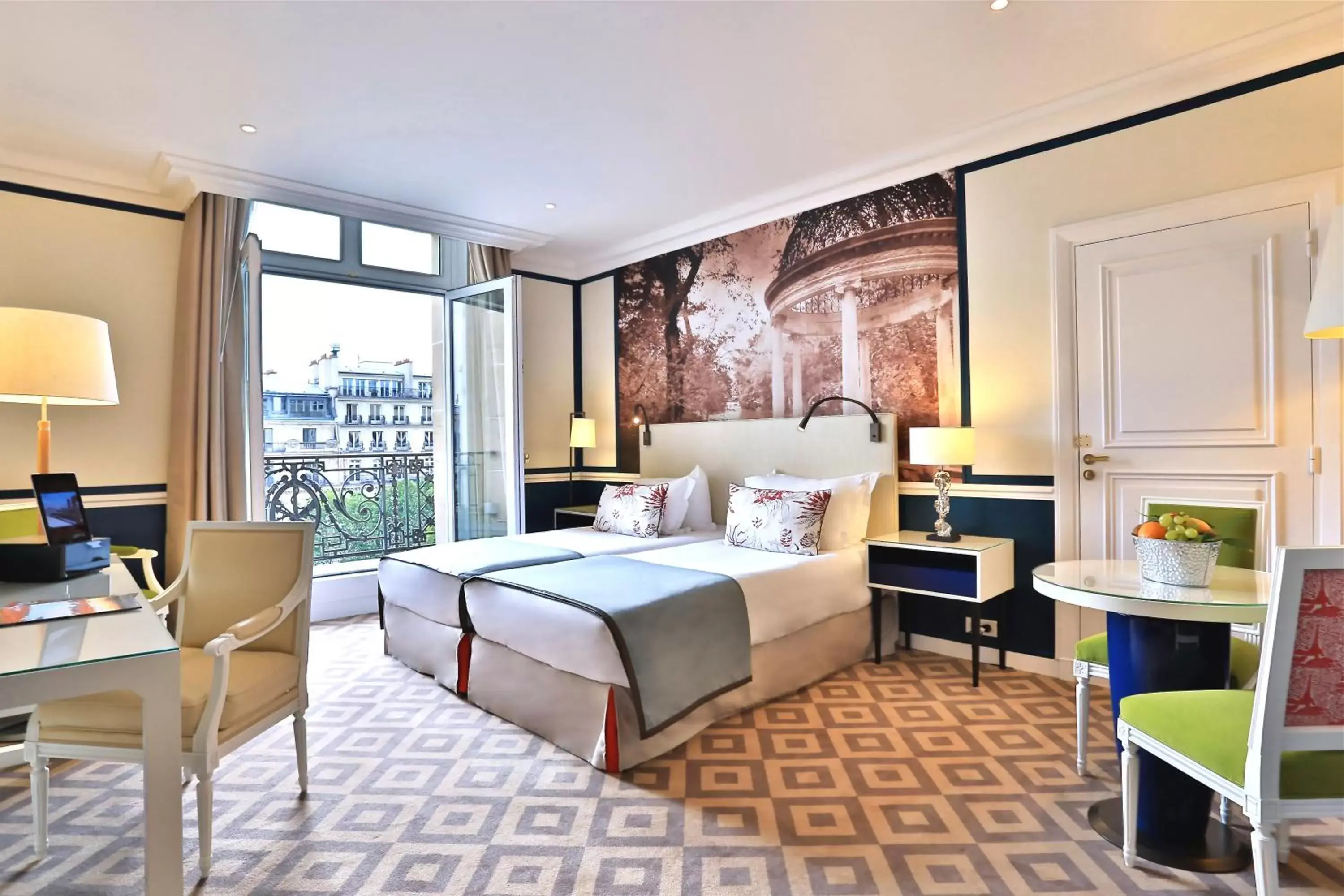 Bedroom in Fraser Suites Le Claridge Champs-Elysées
