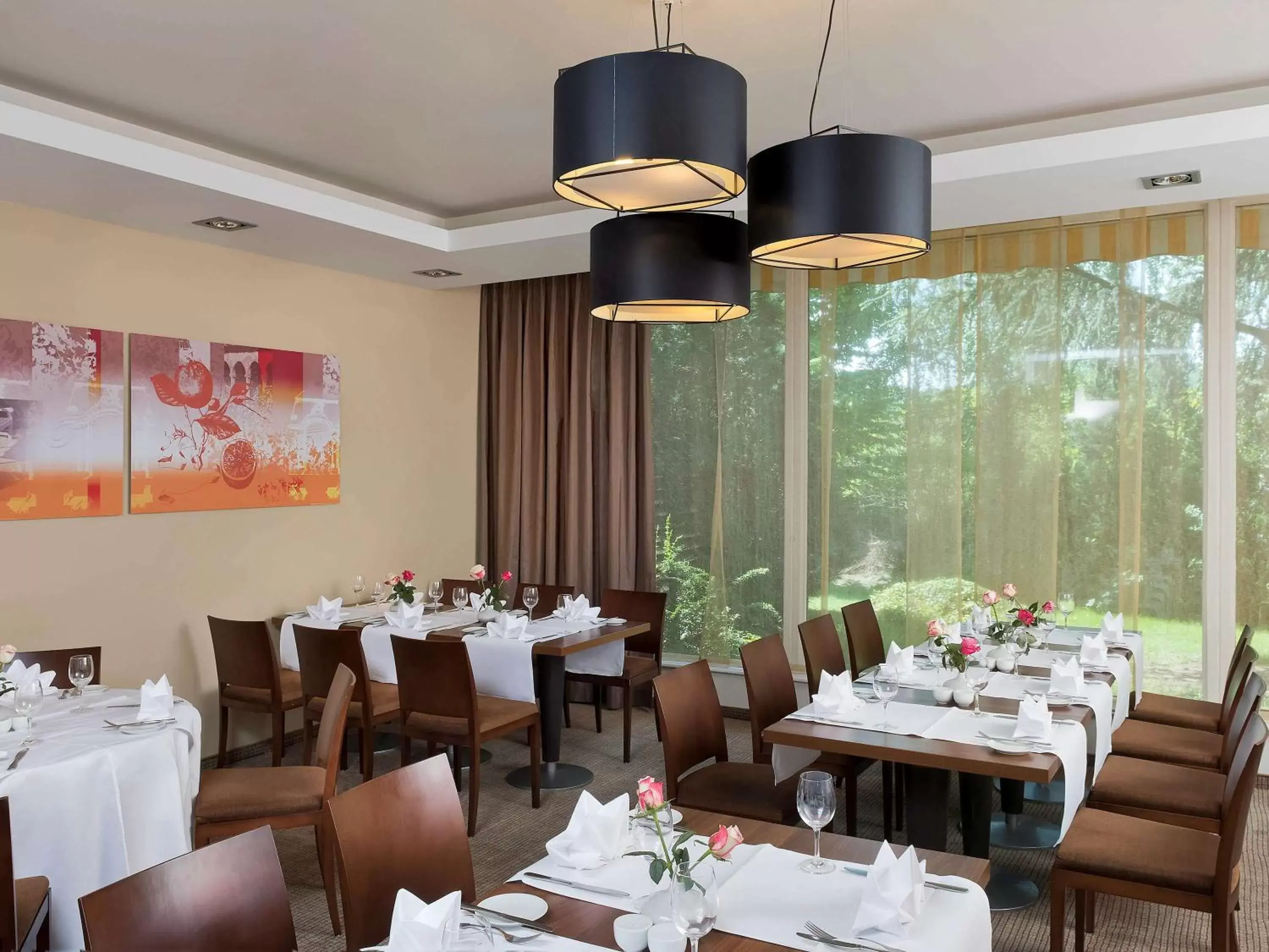 Restaurant/Places to Eat in Mercure Hotel Saarbrücken Süd