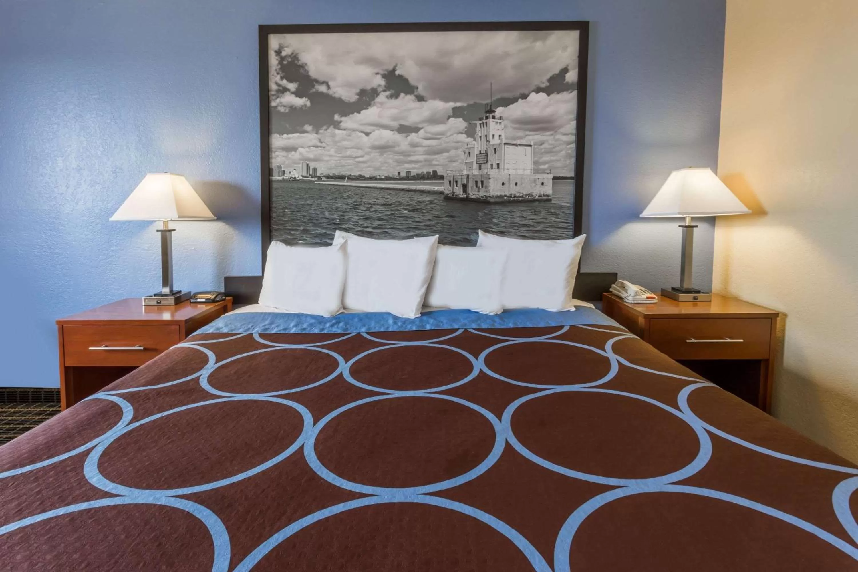 Photo of the whole room, Bed in Super 8 by Wyndham Janesville