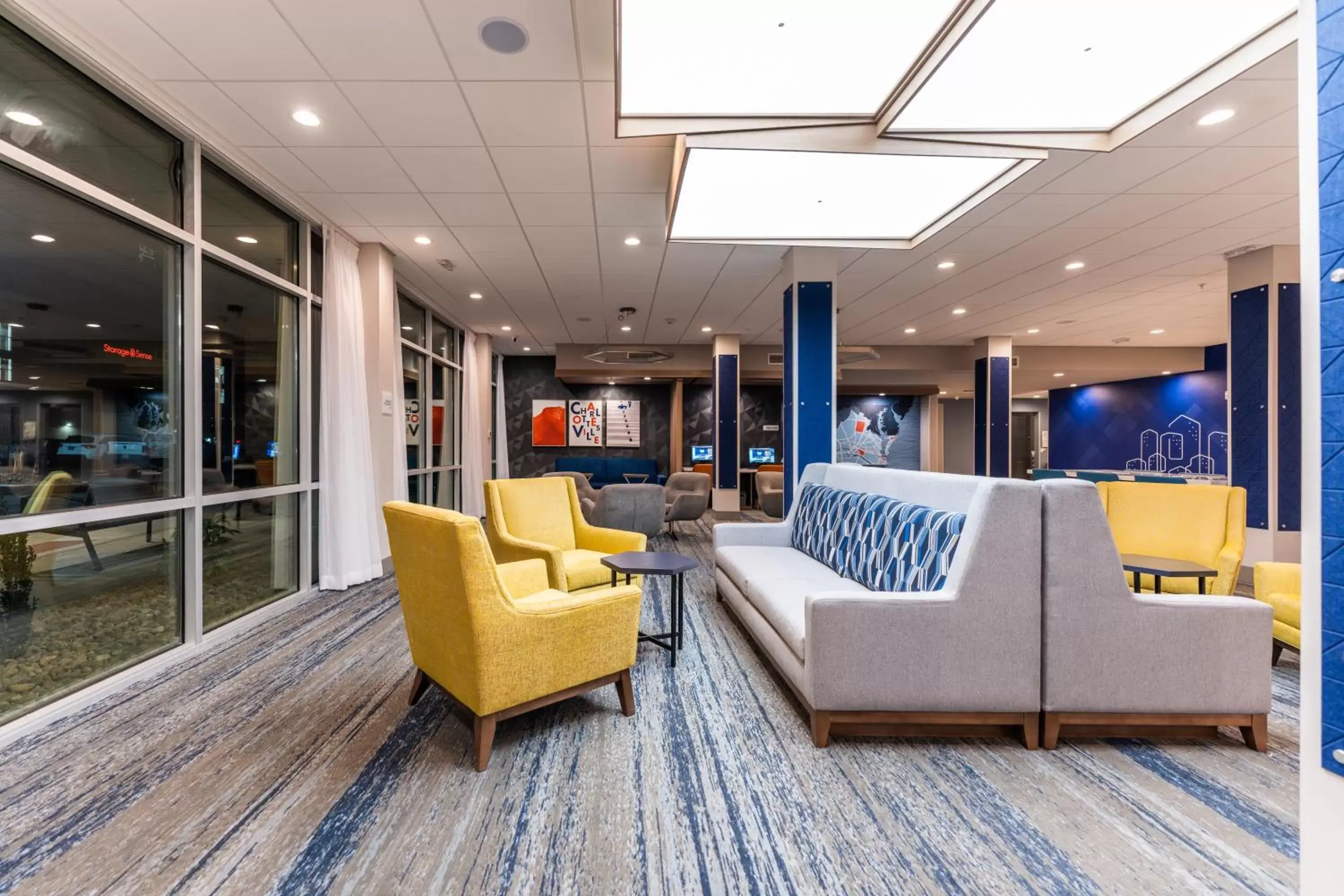 Lobby or reception, Lobby/Reception in Holiday Inn Express & Suites Charlottesville, an IHG Hotel