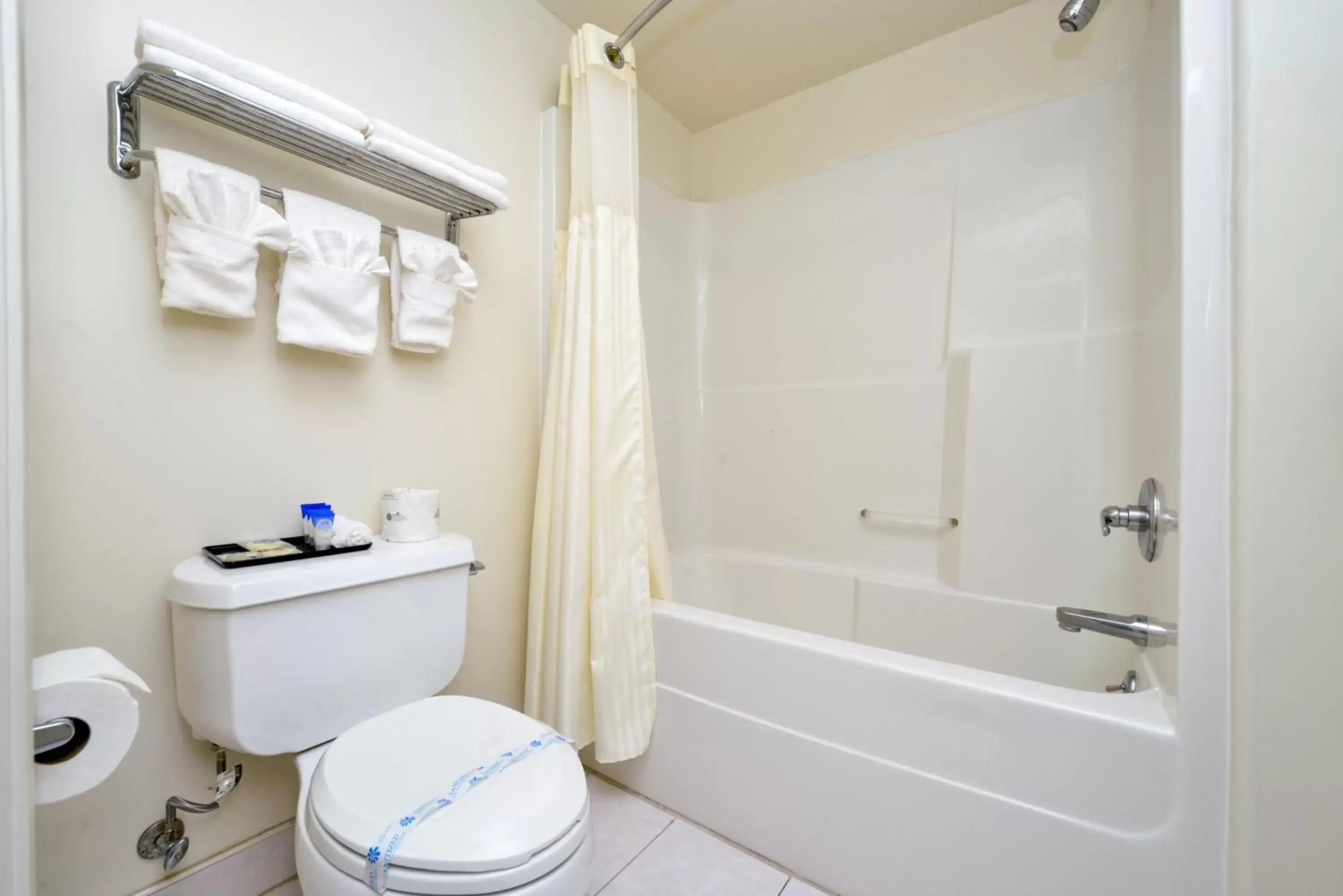 Bathroom in Americas Best Value Inn - Sky Ranch